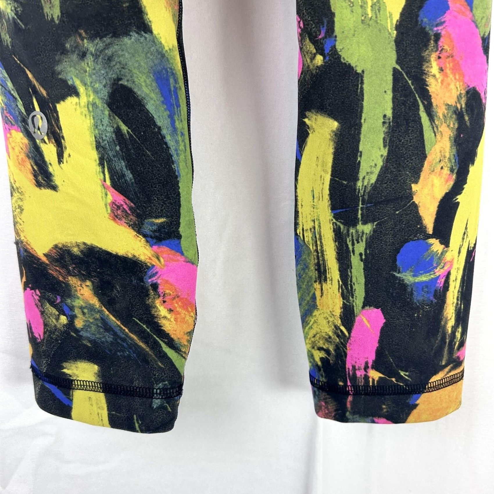 Lululemon Lululemon Leggings Womens 0 High Rise Abstract Print Yoga Athletic Gym Pants Multicolor Geometric Pattern Stretch Elastic Waist Reflective Logo Size 25" / US 0 / IT 36 - 7 Thumbnail