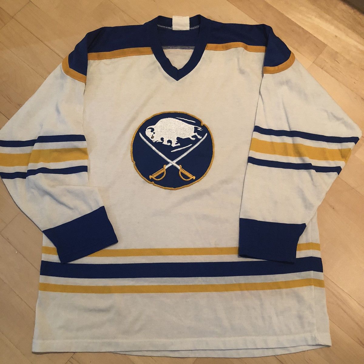 image of Ccm Sandow Sk Buffalo Sabres Hockey Jersey in White, Men's (Size Large)