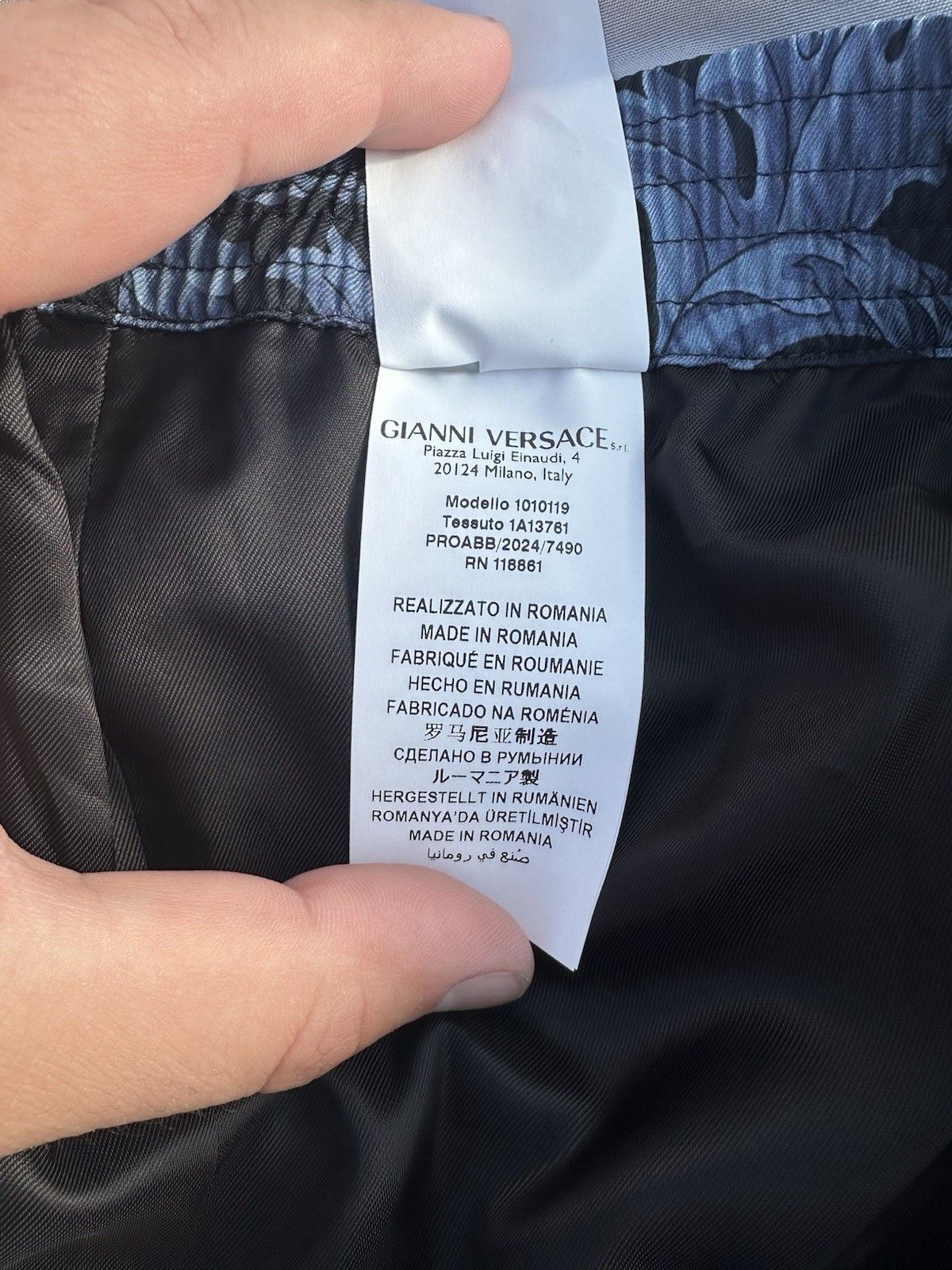 Versace Versace Back Shorts With Blue Vines Size 34 Waist Retail $1 Size US 34 / EU 50 - 4 Thumbnail