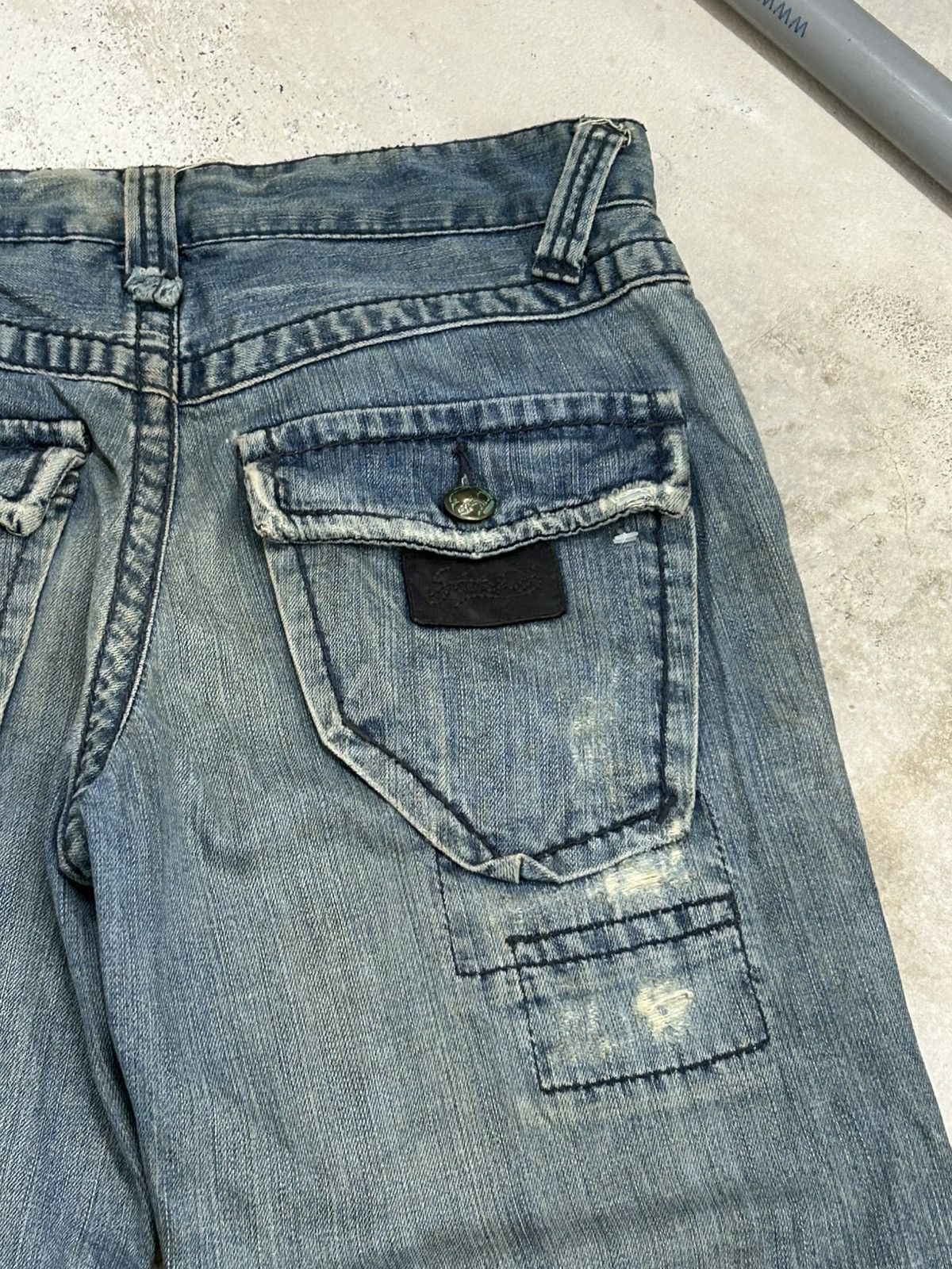 Le Grande Bleu (L.G.B.) Vintage Flare Stitch’s Tailored Denim Japan Uroboro Dirty Size US 32 / EU 48 - 14 Thumbnail