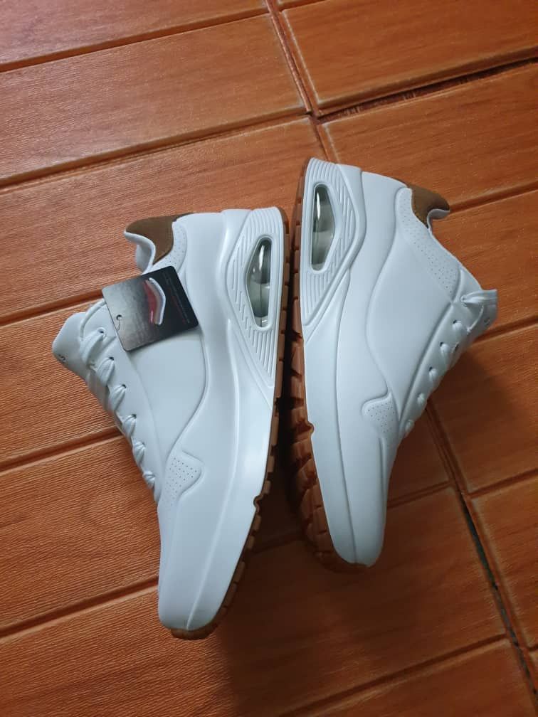 SKECHERS Skechers white colour memory foam sneaker Size US 11 / EU 44 - 10 Thumbnail