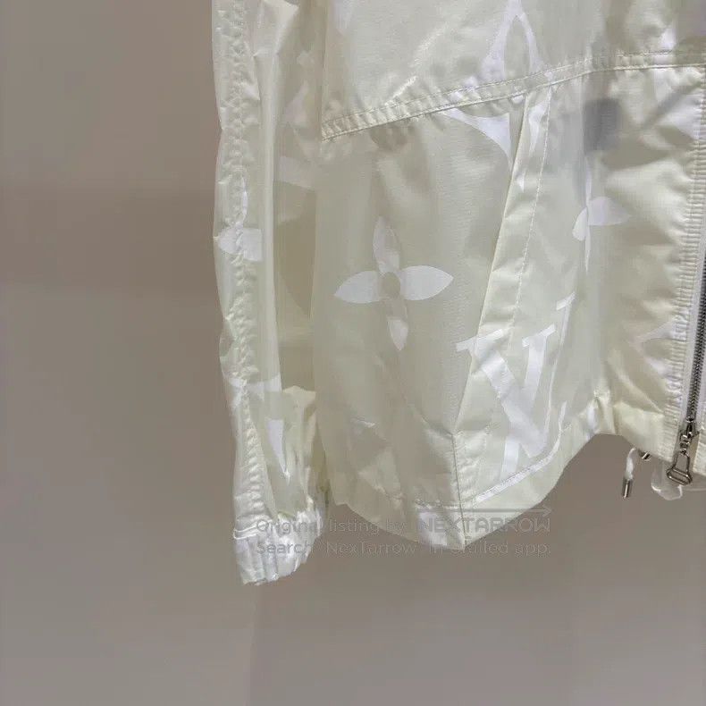 Louis Vuitton Louis Vuitton Casual monogrammed hooded long-sleeved jacke Size XS / US 0-2 / IT 36-38 - 5 Thumbnail