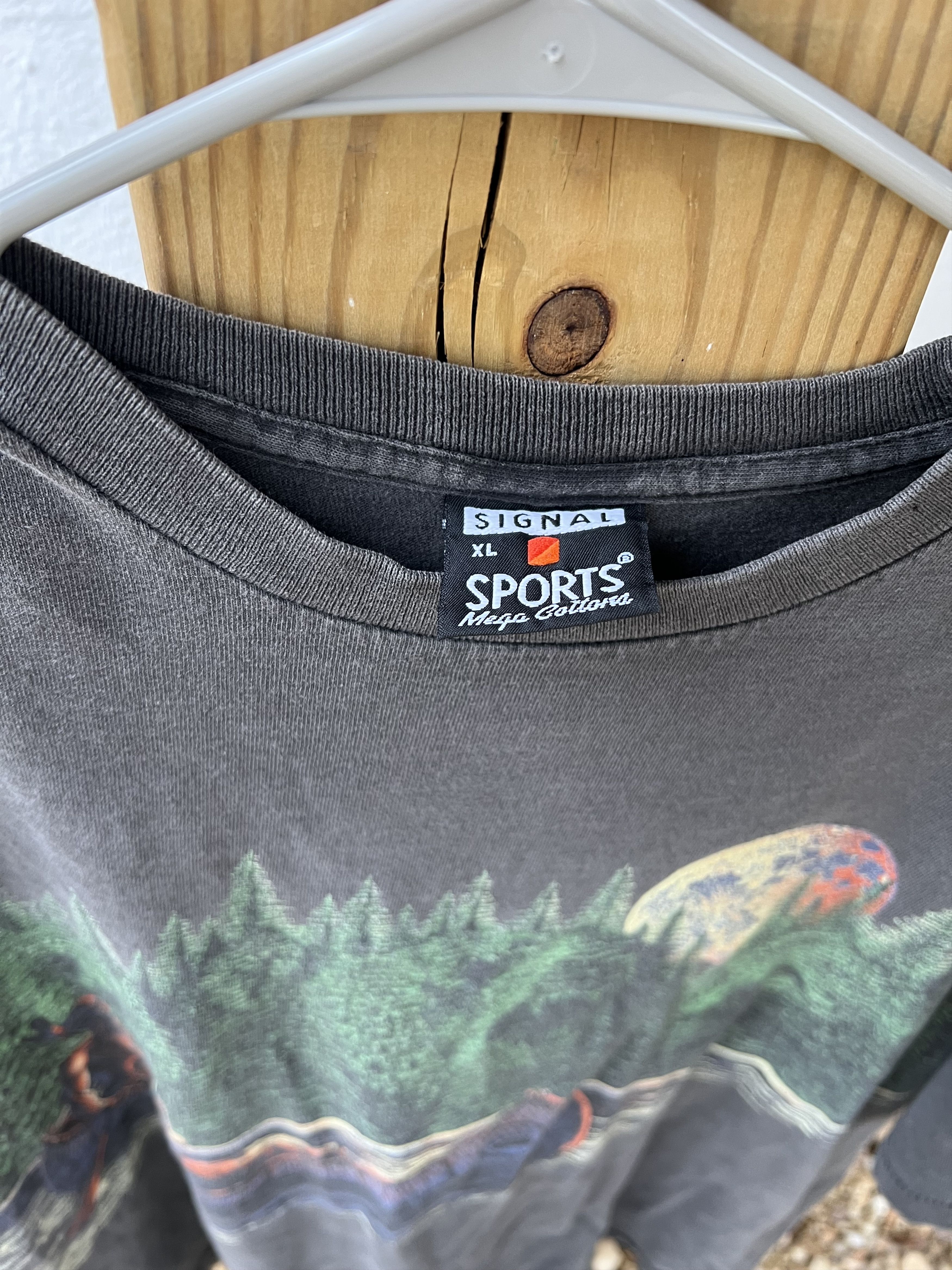 Vintage 1992 Native American Canoe Habitat tee Navajo redskins Size US XL / EU 56 / 4 - 4 Thumbnail