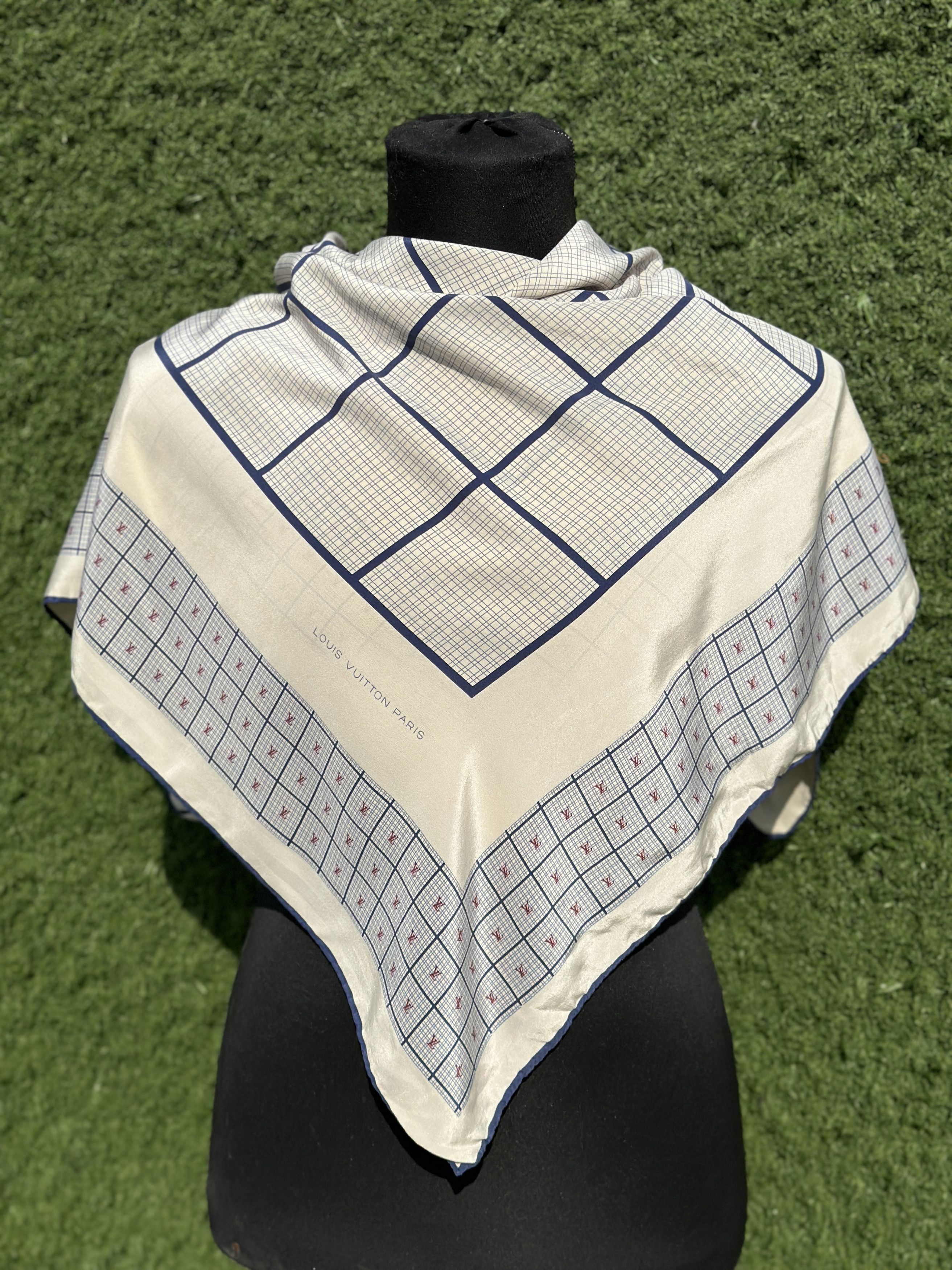 Louis Vuitton Louis Vuitton Silk Scarf Monogram Grid Square 81x83cm Size ONE SIZE - 18 Thumbnail