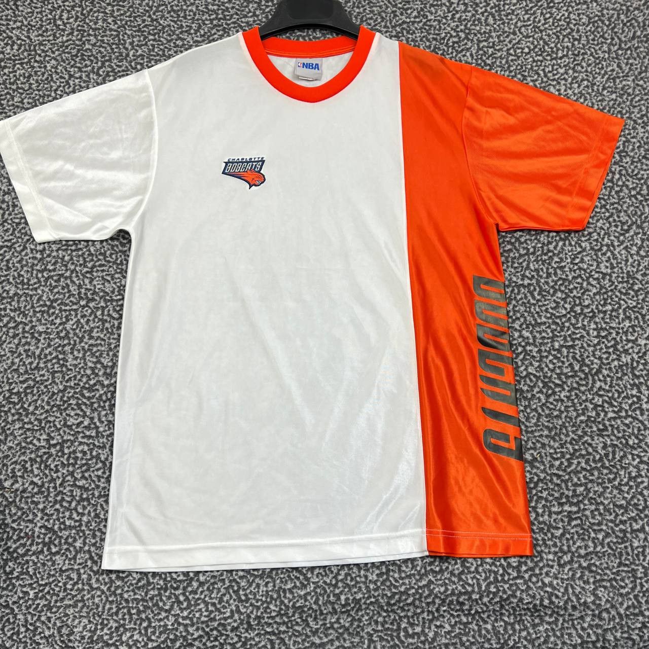 NBA Charlotte Bobcats Shirt Men Medium White NBA Crew Neck M Size US M / EU 48-50 / 2 - 1 Thumbnail