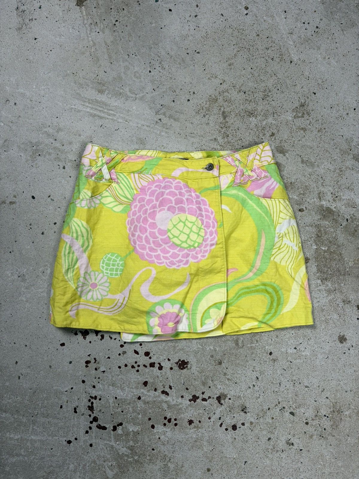 Dolce & Gabbana Vintage 2000s Dolce & Gabbana Linen Floral Print Mini Skirt Size 26" / US 2 / IT 38 - 1 Thumbnail