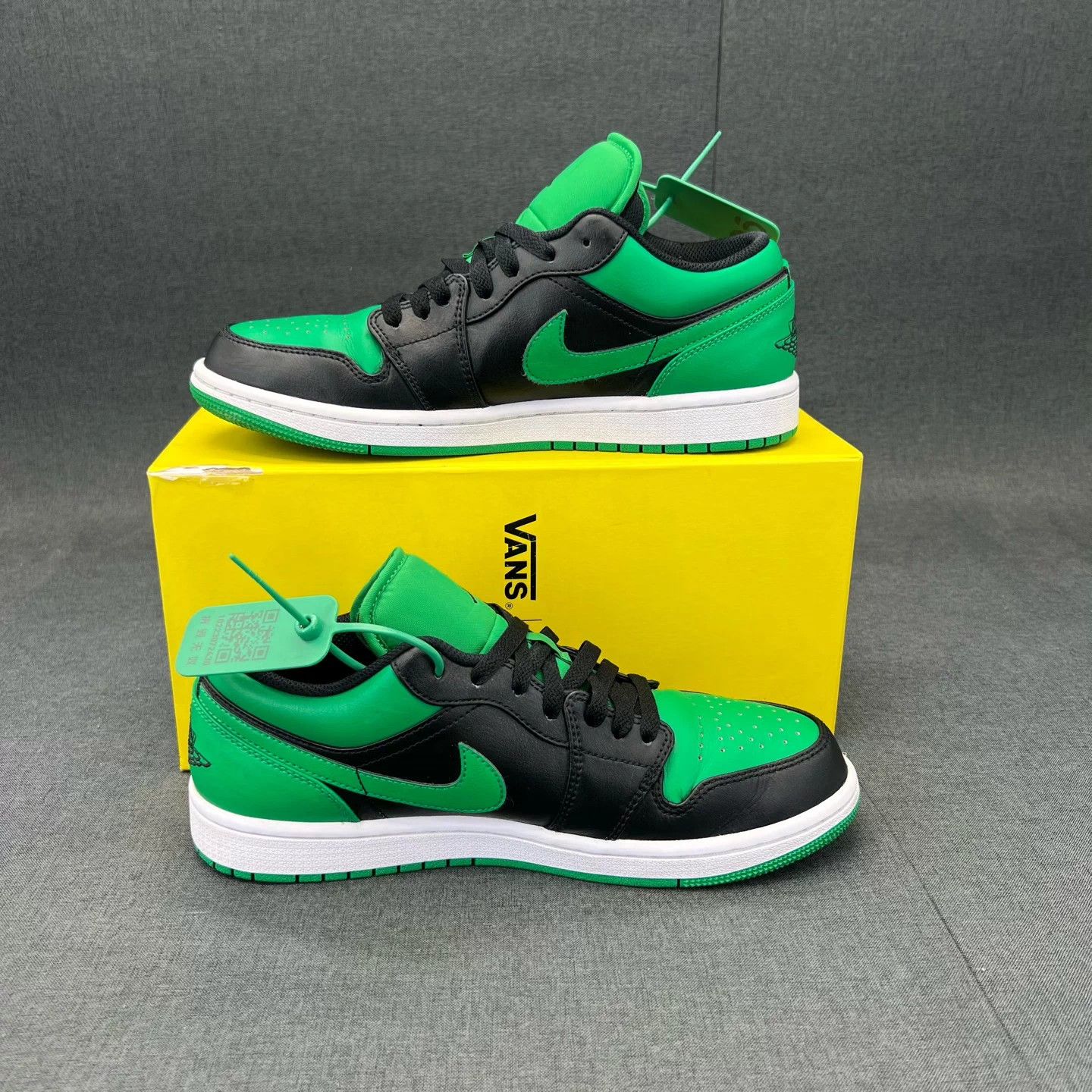 Other Air Jordan 1 Low 'Black Green' Size 42 w/ Box Size US 9 / EU 42 - 2 Thumbnail