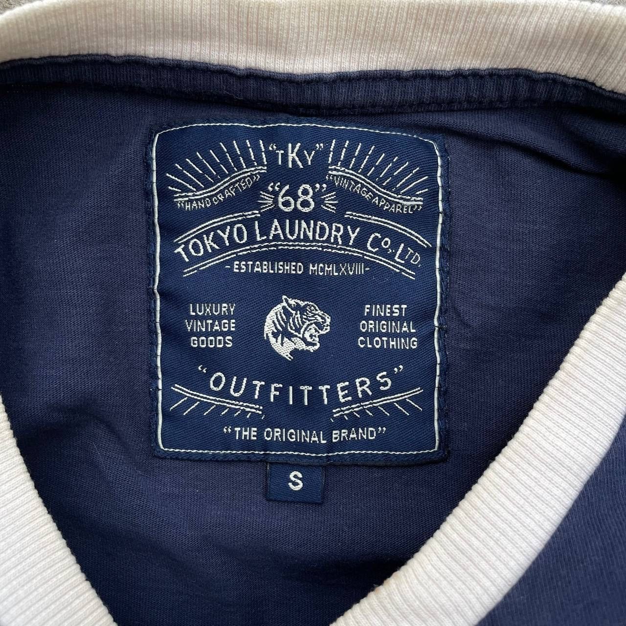 AZS Tokyo Vintage Japanese Brand Tokyo Landry Co T-shirts Big Loog Y2K Size US S / EU 44-46 / 1 - 7 Thumbnail