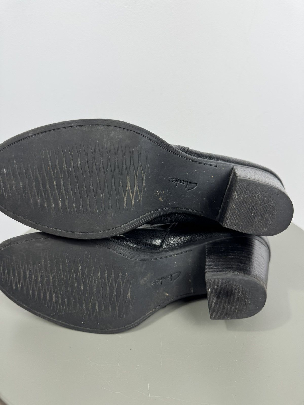 Clarks Clarks Black Leather Ankle Boots Block Heel Zip EU 40 US 9 Size US 9 / IT 39 - 13 Thumbnail