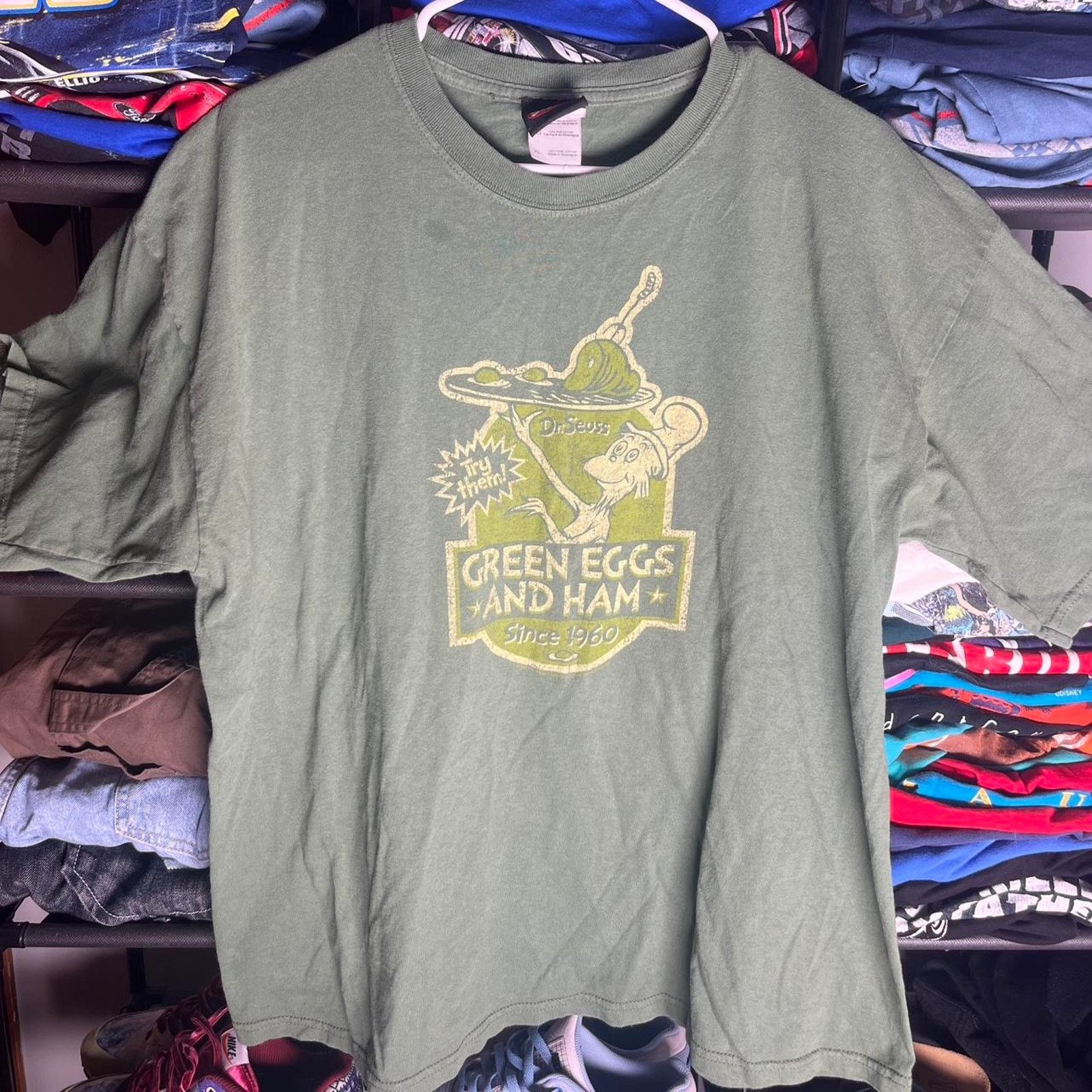 Gildan Y2k 2001 Green Eggs and Ham shirt Size US XL / EU 56 / 4 - 1 Thumbnail