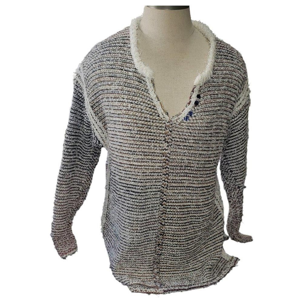 Designer CT891 Ethyl V-neck Long Sleeve Button Trim Sweater S Size S / US 4 / IT 40 - 1 Thumbnail