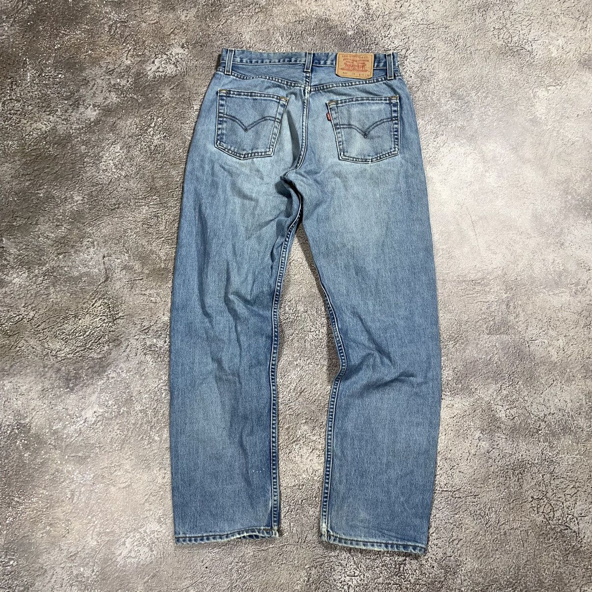 Vintage Vintage 90s Levis Relaxed Fit Faded Jeans Grunge Graphic 32 Size US 32 / EU 48 - 1 Thumbnail