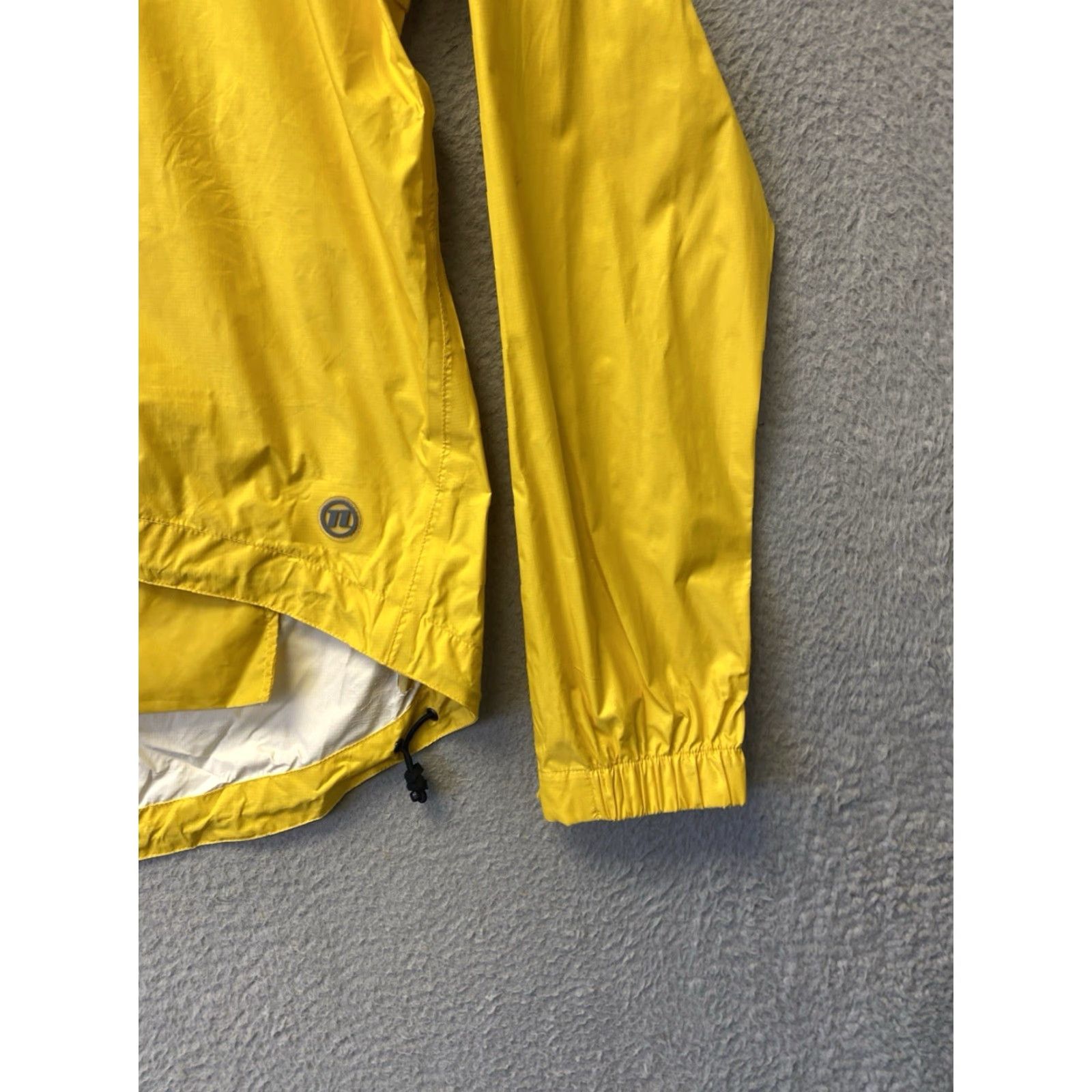 Rains Novara Jacket Mens M Yellow Cycling Windbreaker Light Water Resistant Zip Full Zip Adjustable Lightweight Wind-Resistant Regular Size US M / EU 48-50 / 2 - 2 Thumbnail