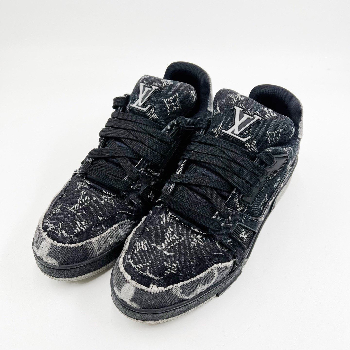 Louis Vuitton Louis Vuitton Black Denim Trainer Low-Top Sneakers Size US 9 / EU 42 - 1 Thumbnail