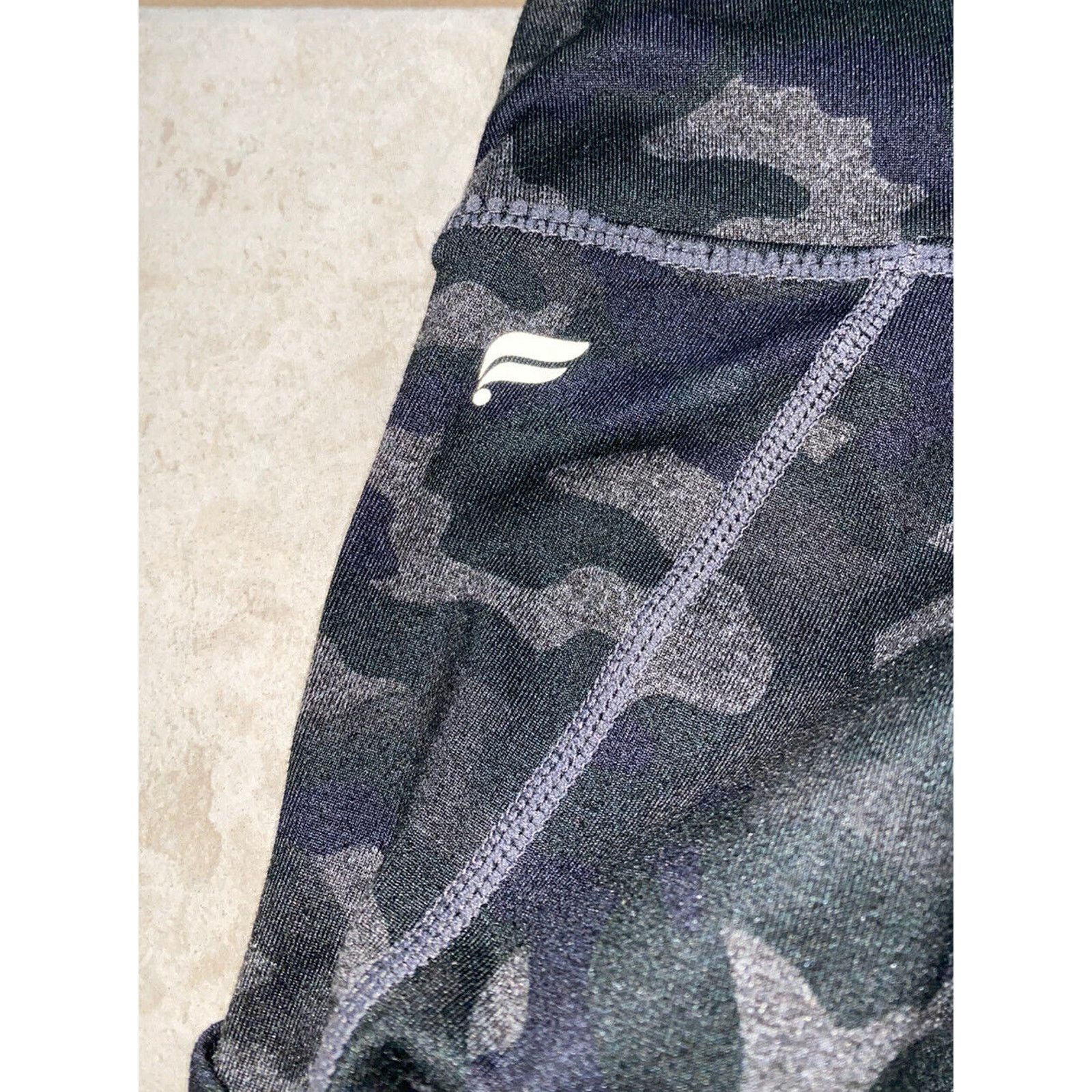 Fabletics Fabletics Mid-Rise Charcoal Camo Powerhold Leggings Pockets Size 24" / US 00 / IT 34 - 9 Thumbnail