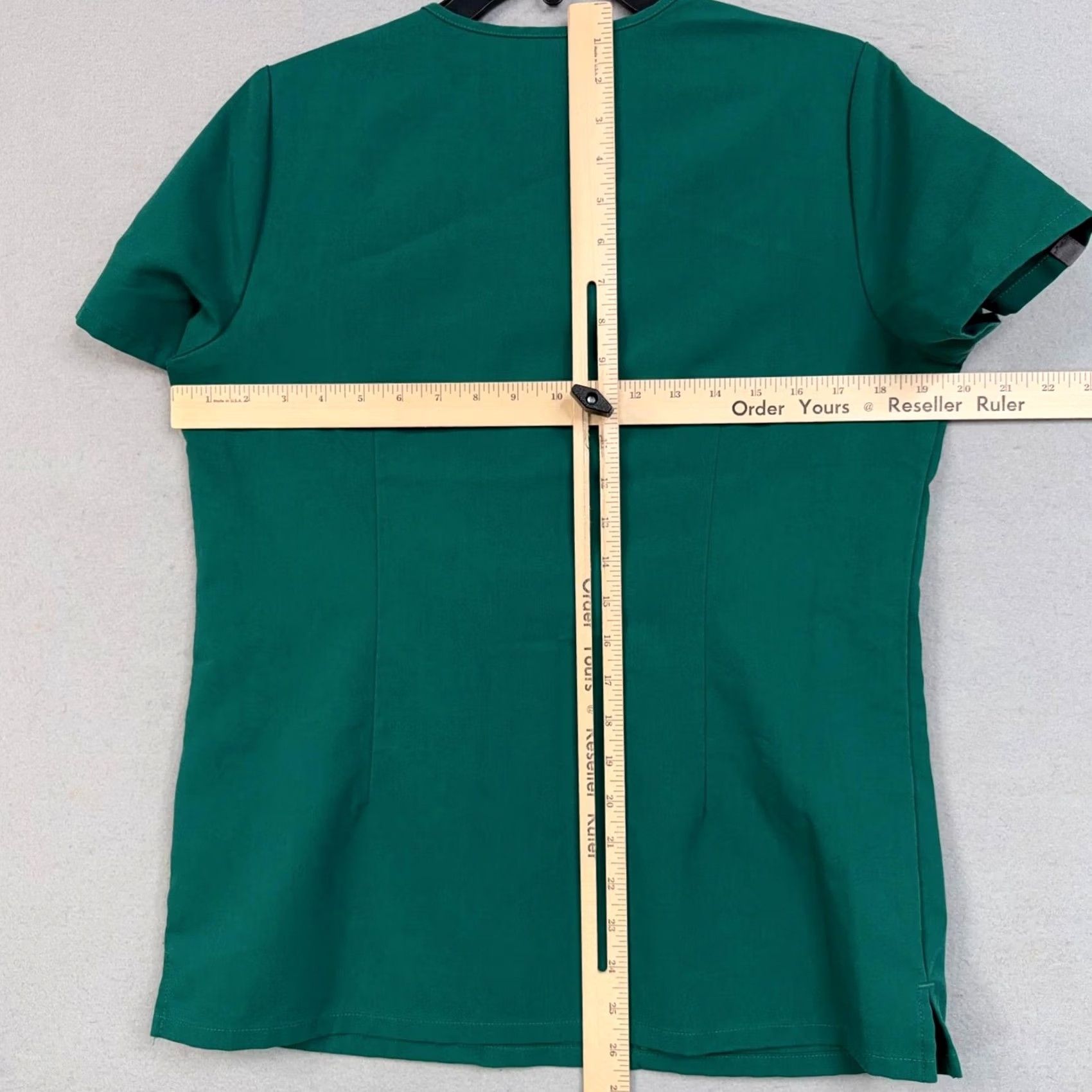 Vintage FIGS Shirt Womens Small Green Technical Collection V Neck Scrub Top Pockets Size S / US 4 / IT 40 - 6 Thumbnail