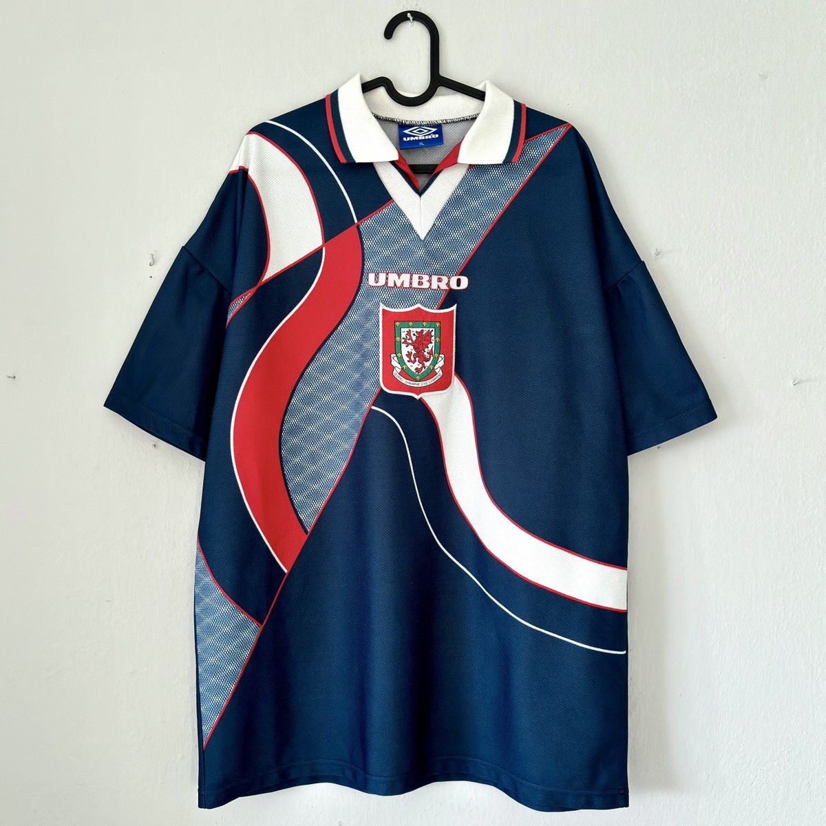Umbro × Vintage 1995 1996 Wales National Umbro Vintage Away Soccer Jersey UK Size US XL / EU 56 / 4 - 3 Thumbnail