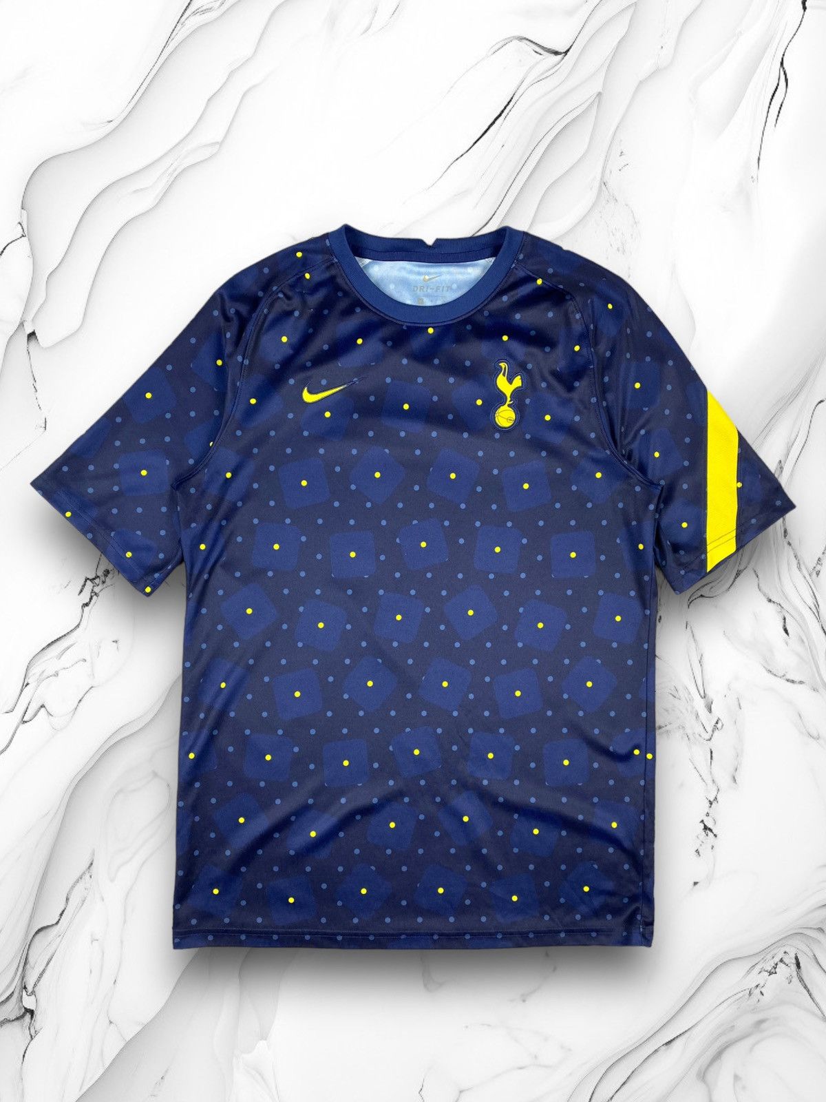 Under Armour Nike Tottenham FC Soccer Jersey Tee Size US M / EU 48-50 / 2 - 1 Thumbnail