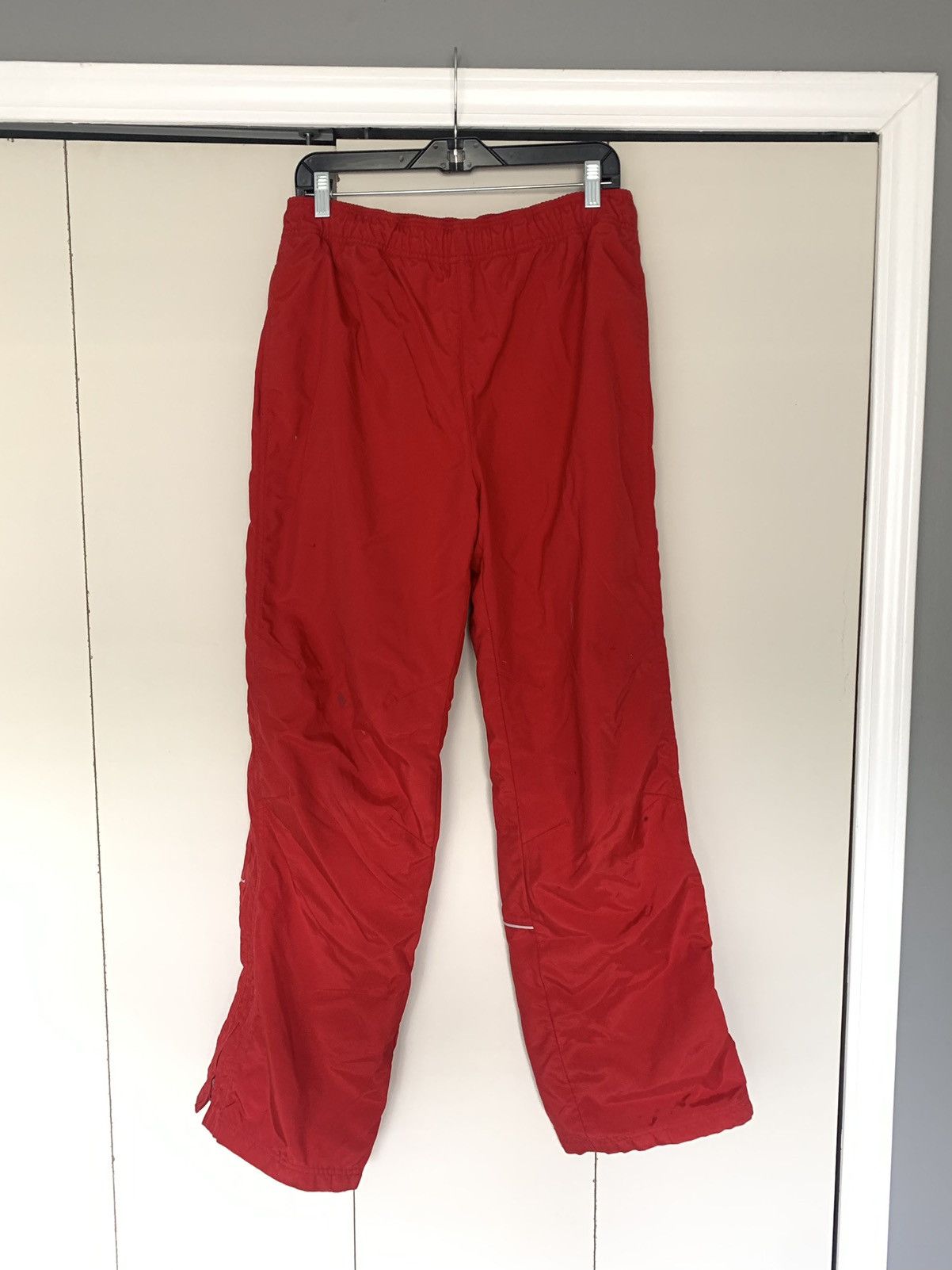 Nike Nike Vintage Red Pants Size US 34 / EU 50 - 1 Thumbnail