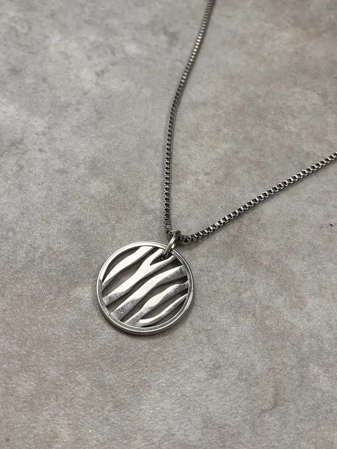 Roberto Cavalli 2000s Cavalli Irregular Stress Circular Pendant Necklace Size ONE SIZE - 6 Thumbnail