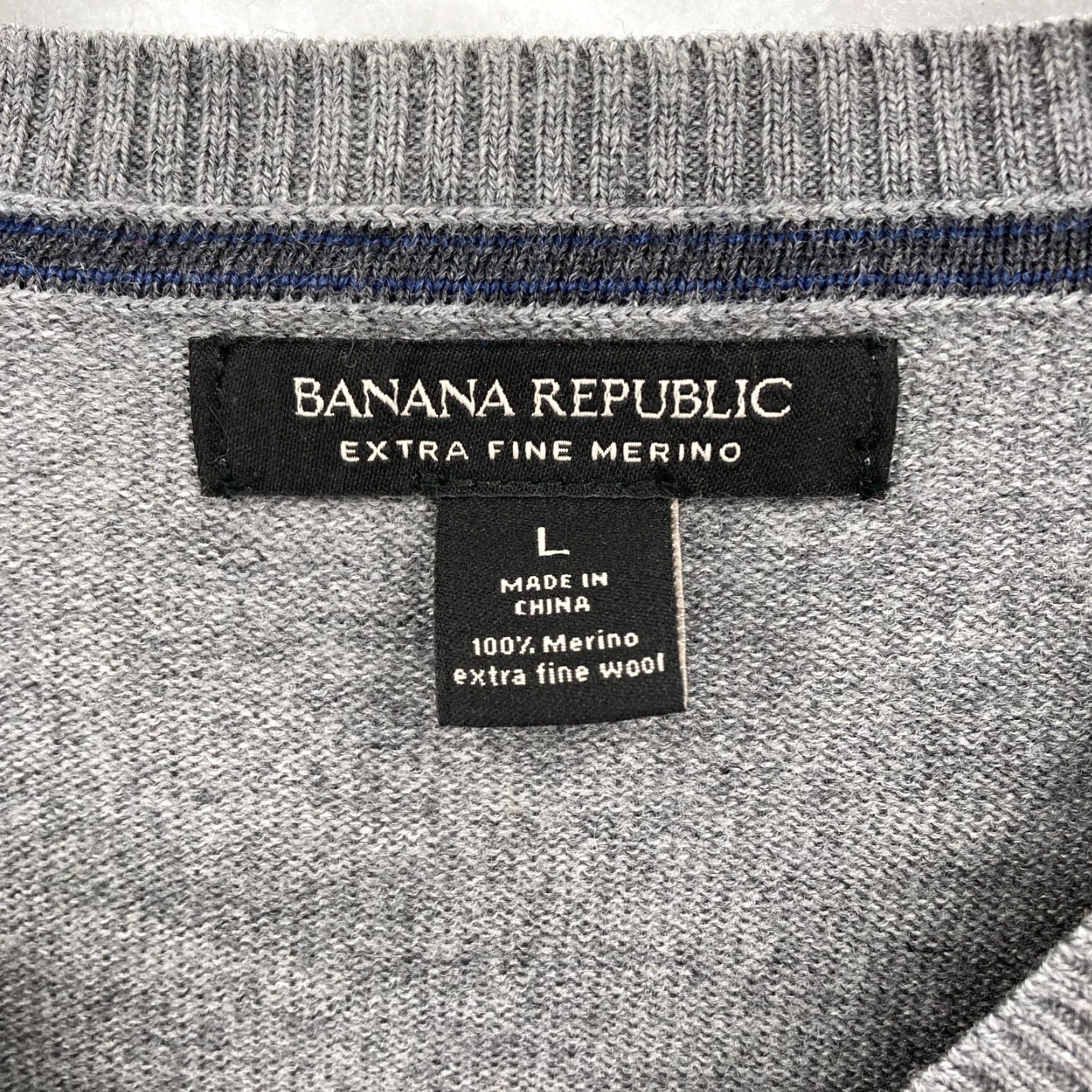 Banana Republic Banana Republic Mens Large Gray Extra Fine Merino Wool V Neck Sweater Pullover Knit Shirt/Top Size US L / EU 52-54 / 3 - 5 Thumbnail