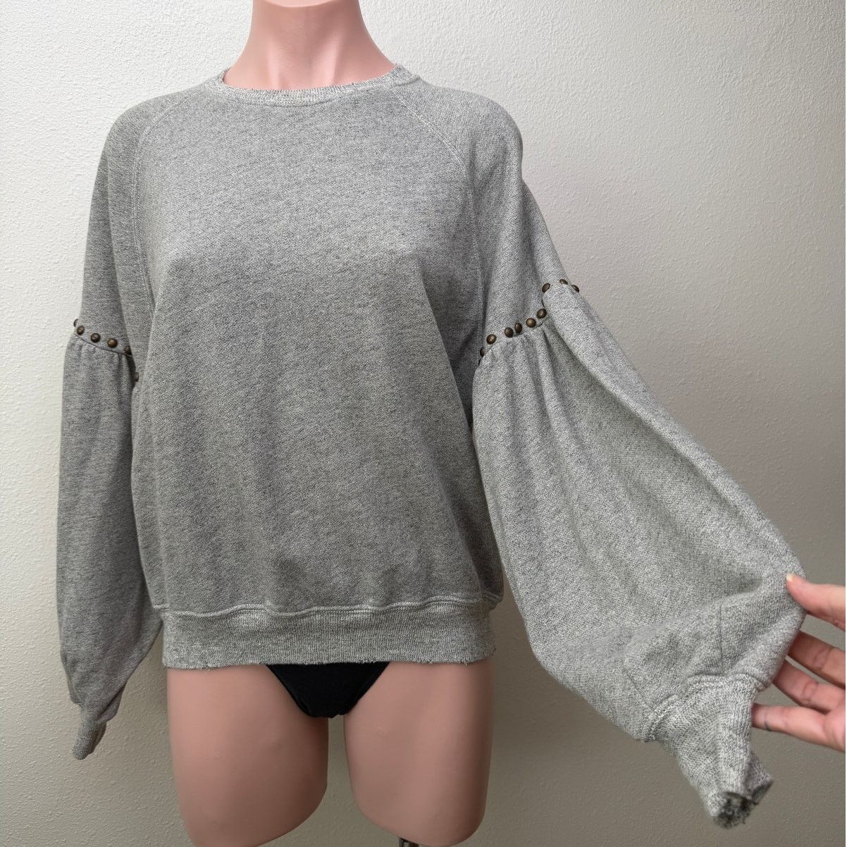 THE GREAT The Great Studded Balloon Sleeve Gray Sweater Size 1 Small Size S / US 4 / IT 40 - 1 Thumbnail