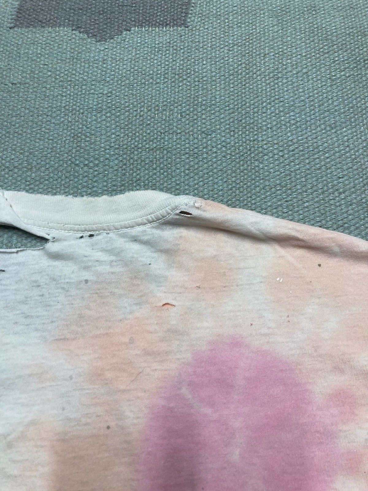 Hanes Hanes tie dye t shirt soft cotton paint distress worn thin L Size US L / EU 52-54 / 3 - 11 Thumbnail