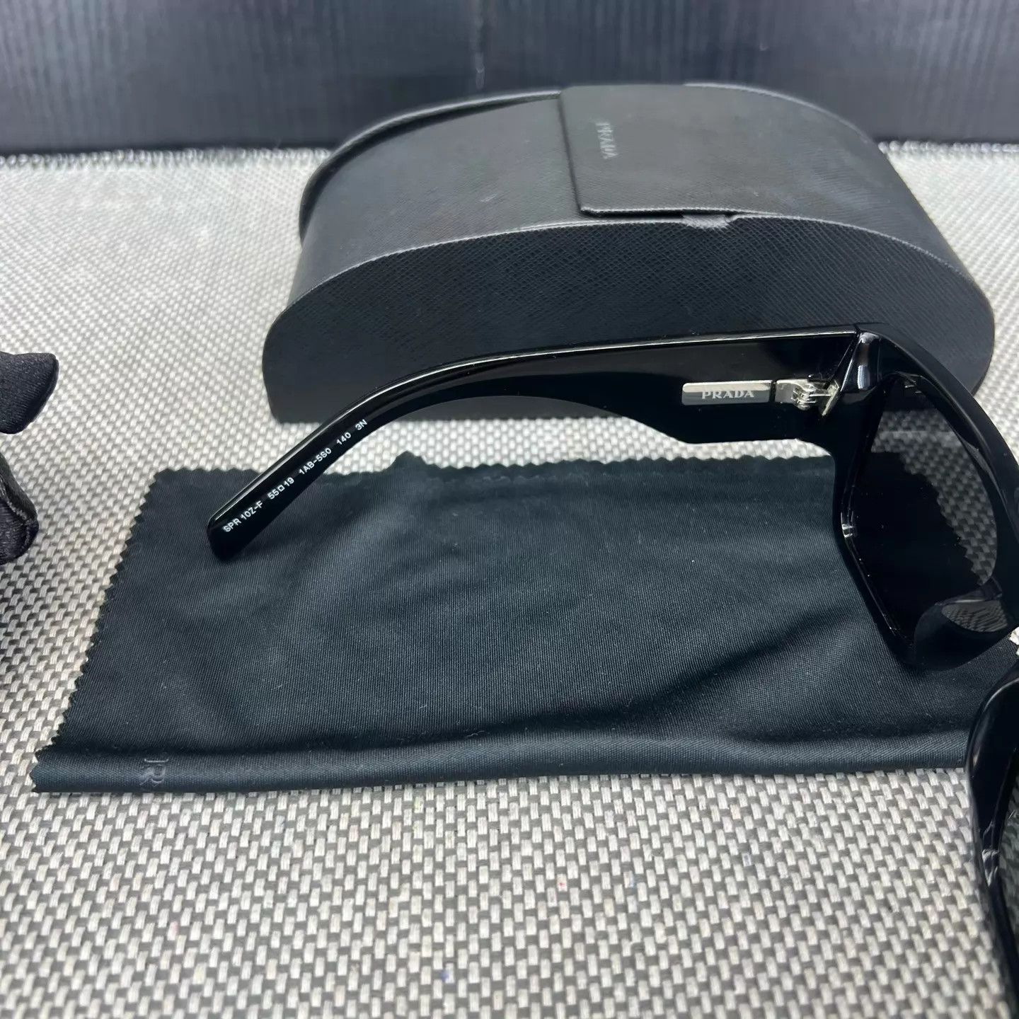 Prada PRADA Symbole triangle logo sunglasses like new Size ONE SIZE - 7 Thumbnail
