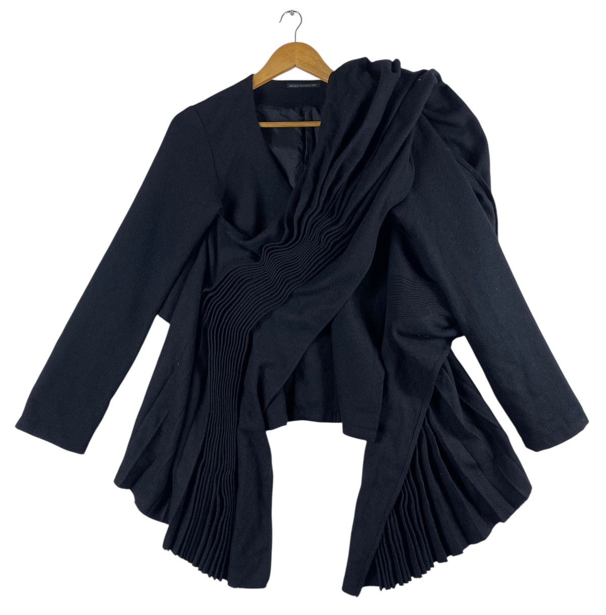Yohji Yamamoto 💥YOHJI YAMAMOTO FEMME SCULPTURAL PLEATED JACKET AW17 RUNAWAY Size S / US 4 / IT 40 - 2 Thumbnail