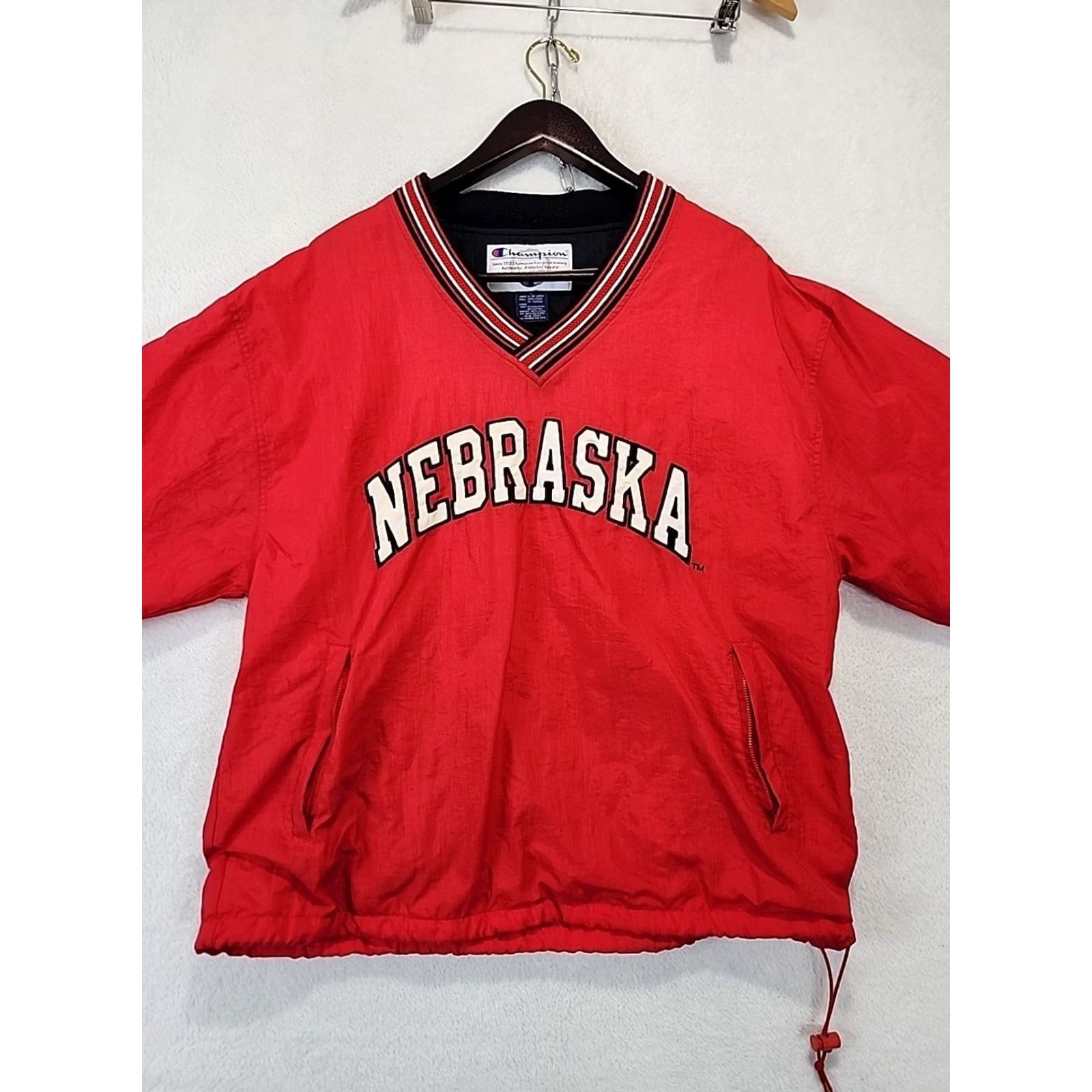 Champion VINTAGE Champion Nebraska Huskers V Neck Pullover Windbreaker Jacket Mens L Red Nylon Polyester Lining Logo 90s Sports NCAA Size US L / EU 52-54 / 3 - 2 Thumbnail