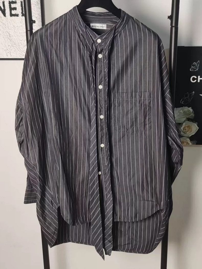 Balenciaga Balenciaga size 38 Back Logo Striped Shirt Size M / US 6-8 / IT 42-44 - 2 Thumbnail