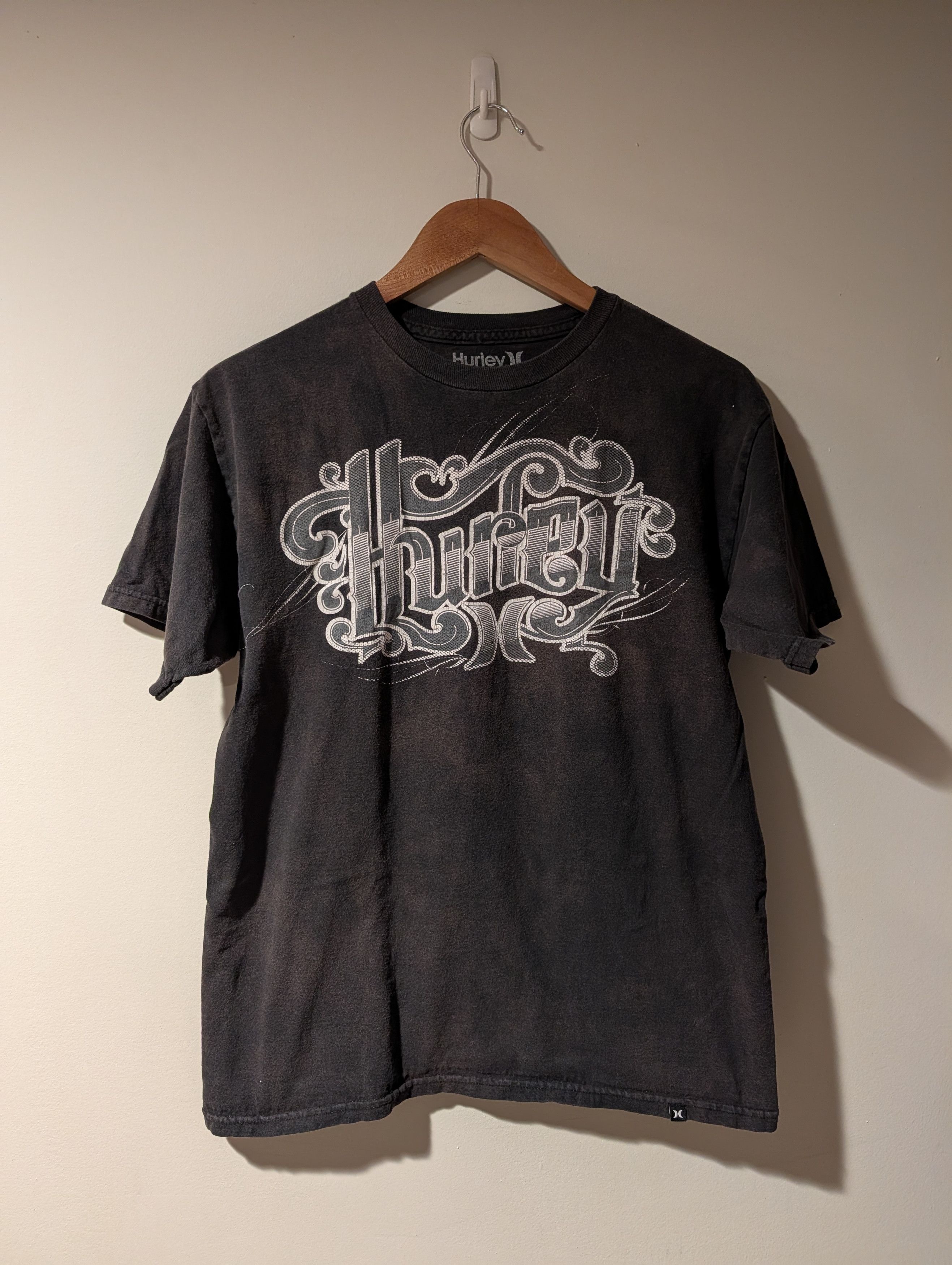 Hurley Vintage Y2K Hurley Spell Out Logo Big Print Medium T-Shirt Size US M / EU 48-50 / 2 - 1 Thumbnail