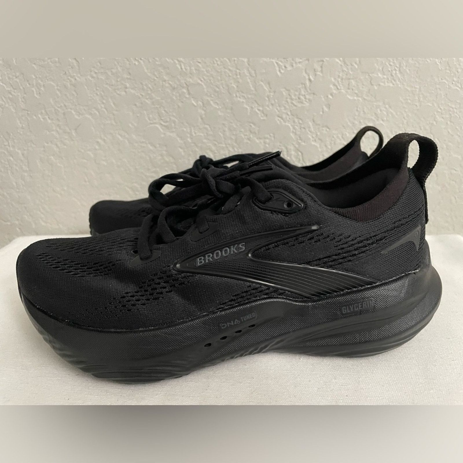 Brooks Brooks Glycerin 22 Running Shoe in Black Sneakers Women 6 Size US 6 / IT 36 - 4 Thumbnail