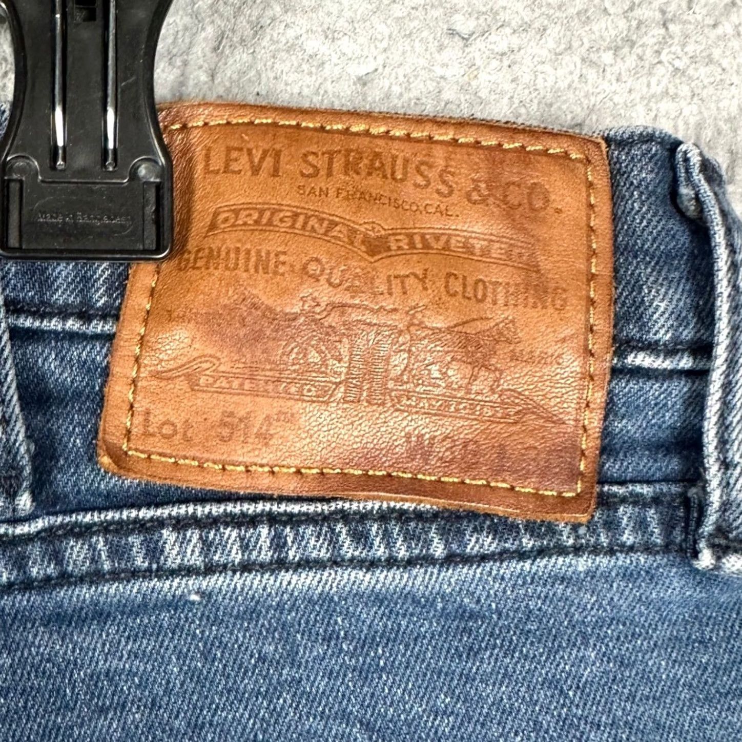 Denime Levi's Premium 514 Jeans Mens 38X30 Blue Straight Fit Denim 5-Pocket Prelude Red Tab Distressed MidWash Blue Mens Size US 38 / EU 54 - 4 Thumbnail