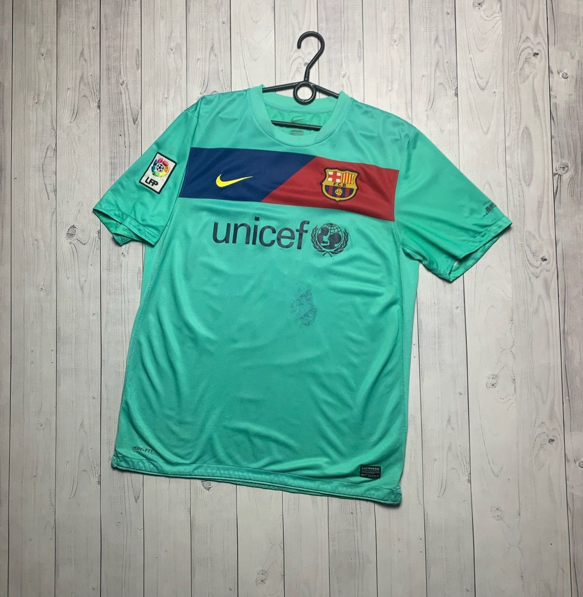 Nike × Vintage Vintage Nike Barcelona Messi 10 soccer jersey away mint rare Size US L / EU 52-54 / 3 - 1 Thumbnail