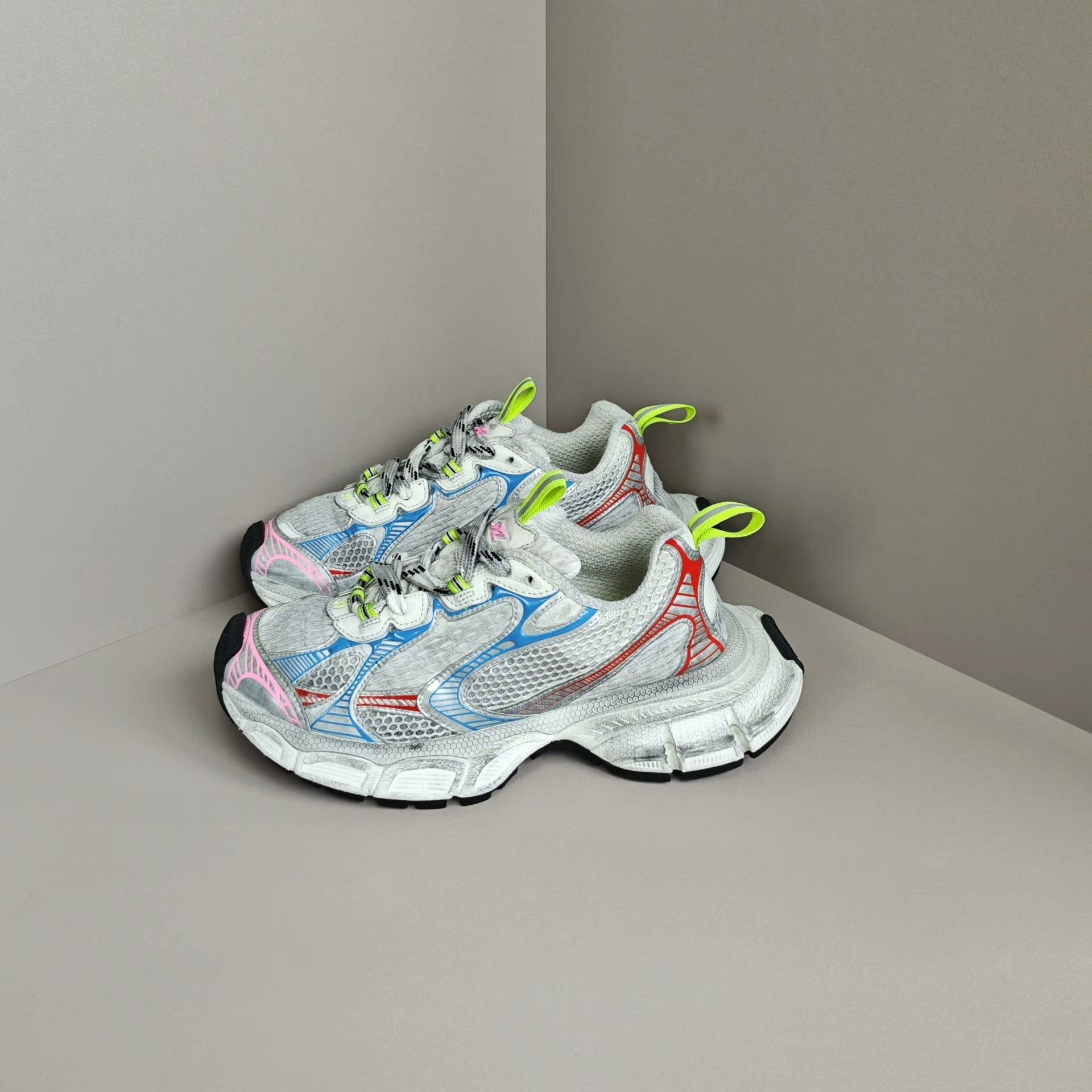 Balenciaga Balenciaga Lowtop Sneakers us_7 Women Size US 7 / IT 37 - 1 Thumbnail