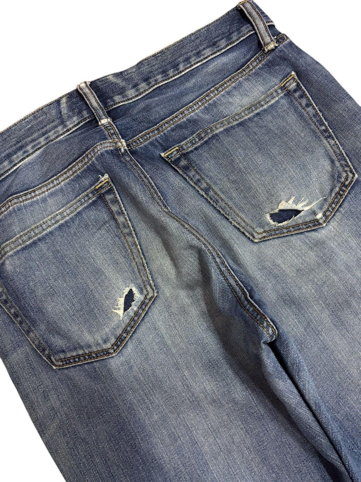 Japanese Brand × Kaihara Denim Vintage Kaihara Uniqlo Distressed Blue Washed Jeans Size US 33 - 4 Thumbnail