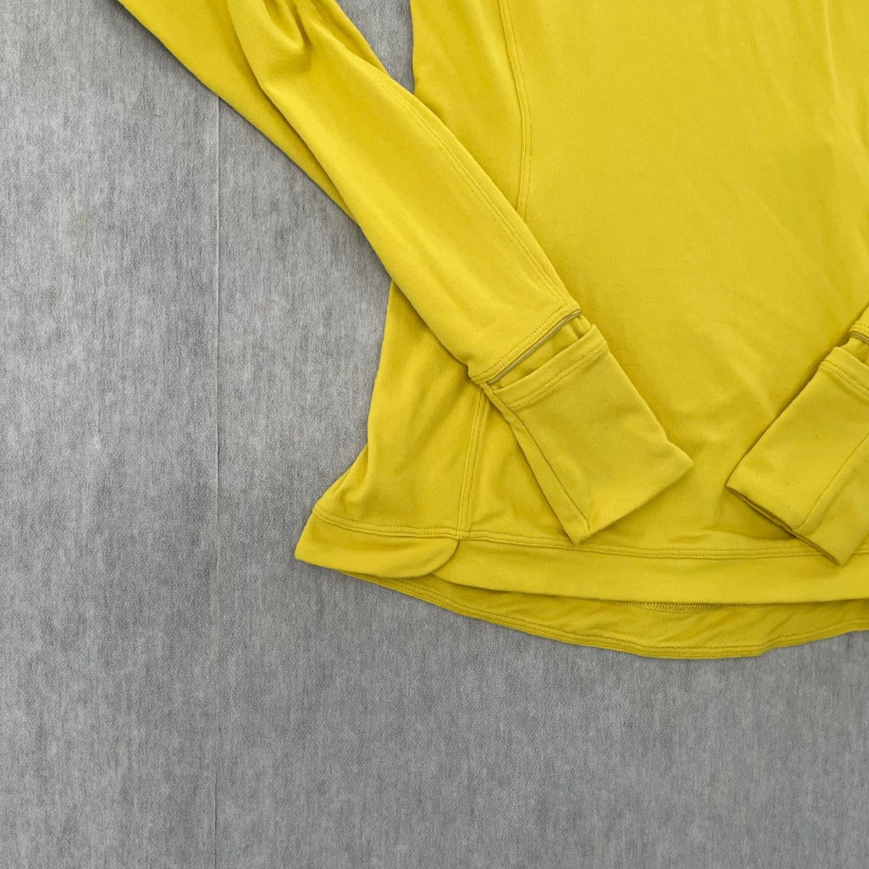 Lululemon VINTAGE Lululemon Sweater Activewear Women’s 2 Yellow Crew Neck Pullover Zip Pocket Long Sleeve Breathable Athletic Size XS / US 0-2 / IT 36-38 - 5 Thumbnail