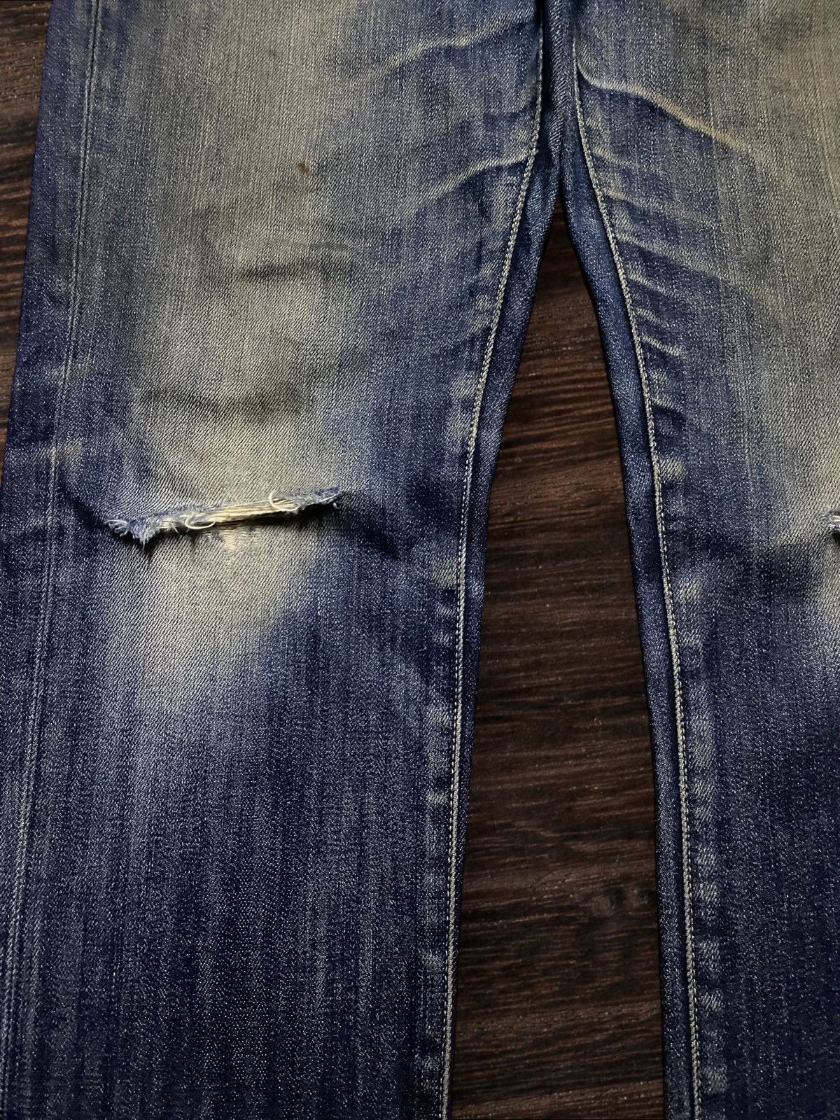 Japanese Brand Vintage Japanese Brand Uniqlo Mud Wash Distressed Loose Jean Size US 34 / EU 50 - 7 Thumbnail
