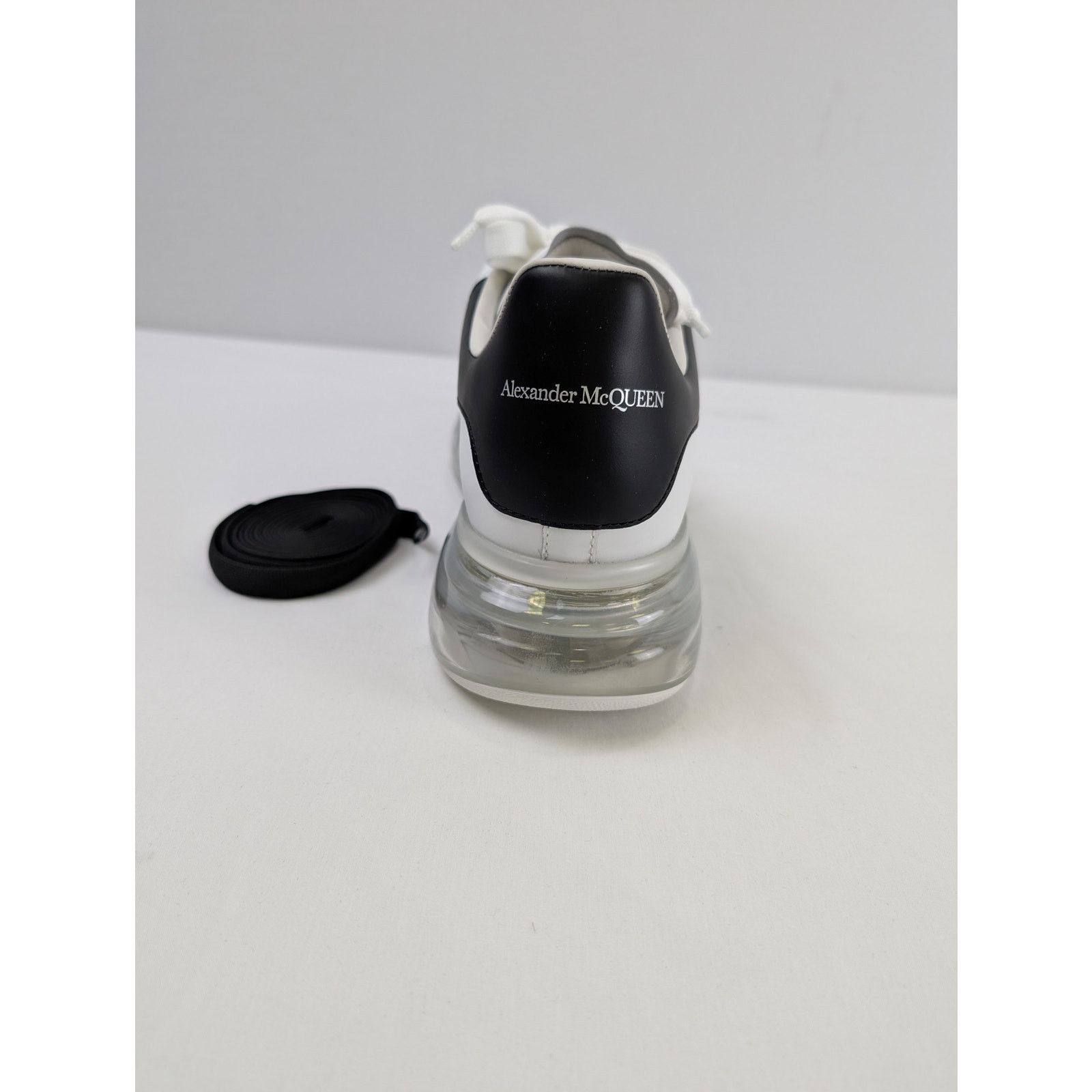 Alexander McQueen o1rshd1 Larry Sneakers in White/Black Size US 10 / EU 43 - 13 Thumbnail