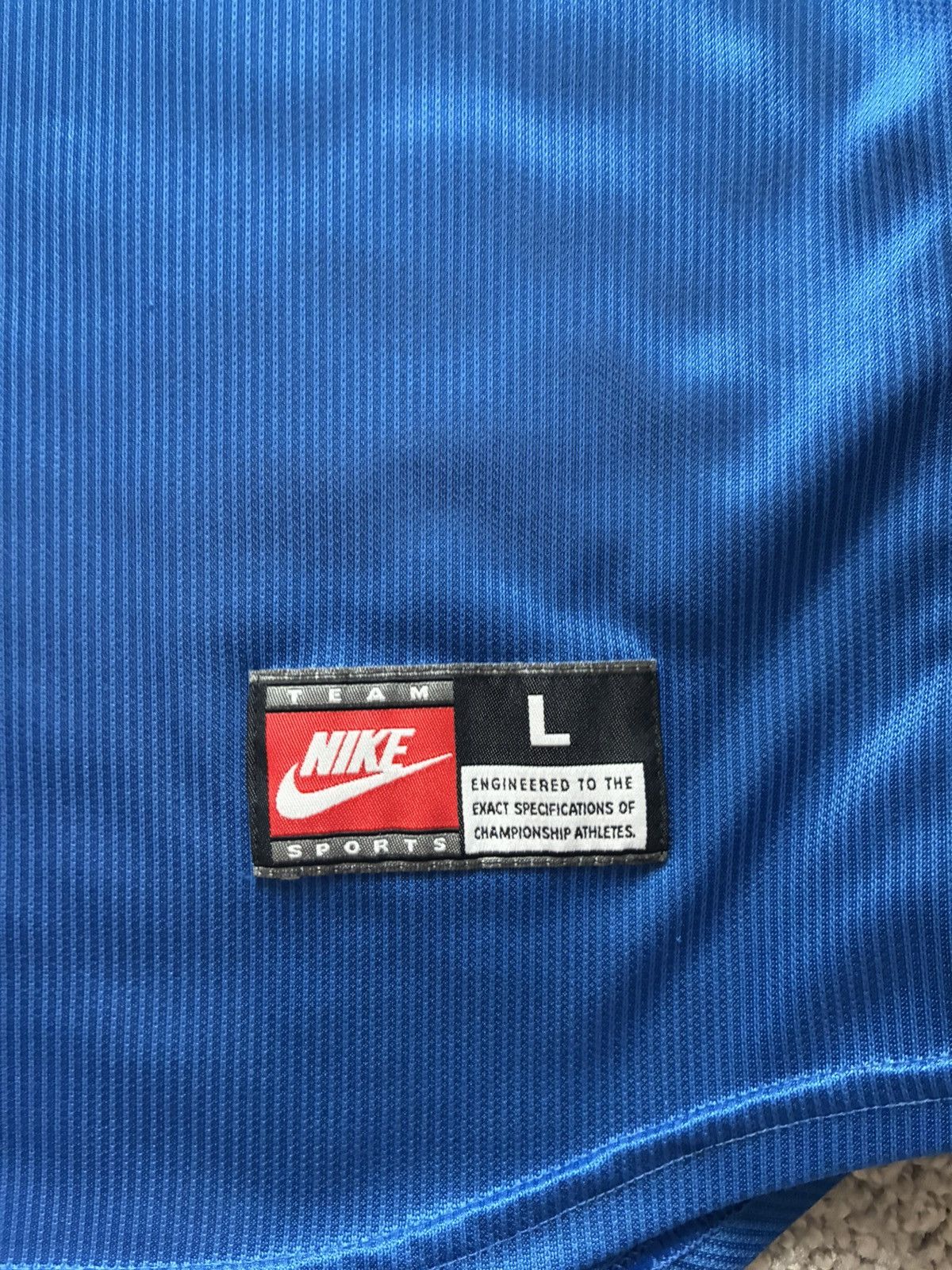 Nike 1998 Italy Home Jersey Size US L / EU 52-54 / 3 - 3 Thumbnail