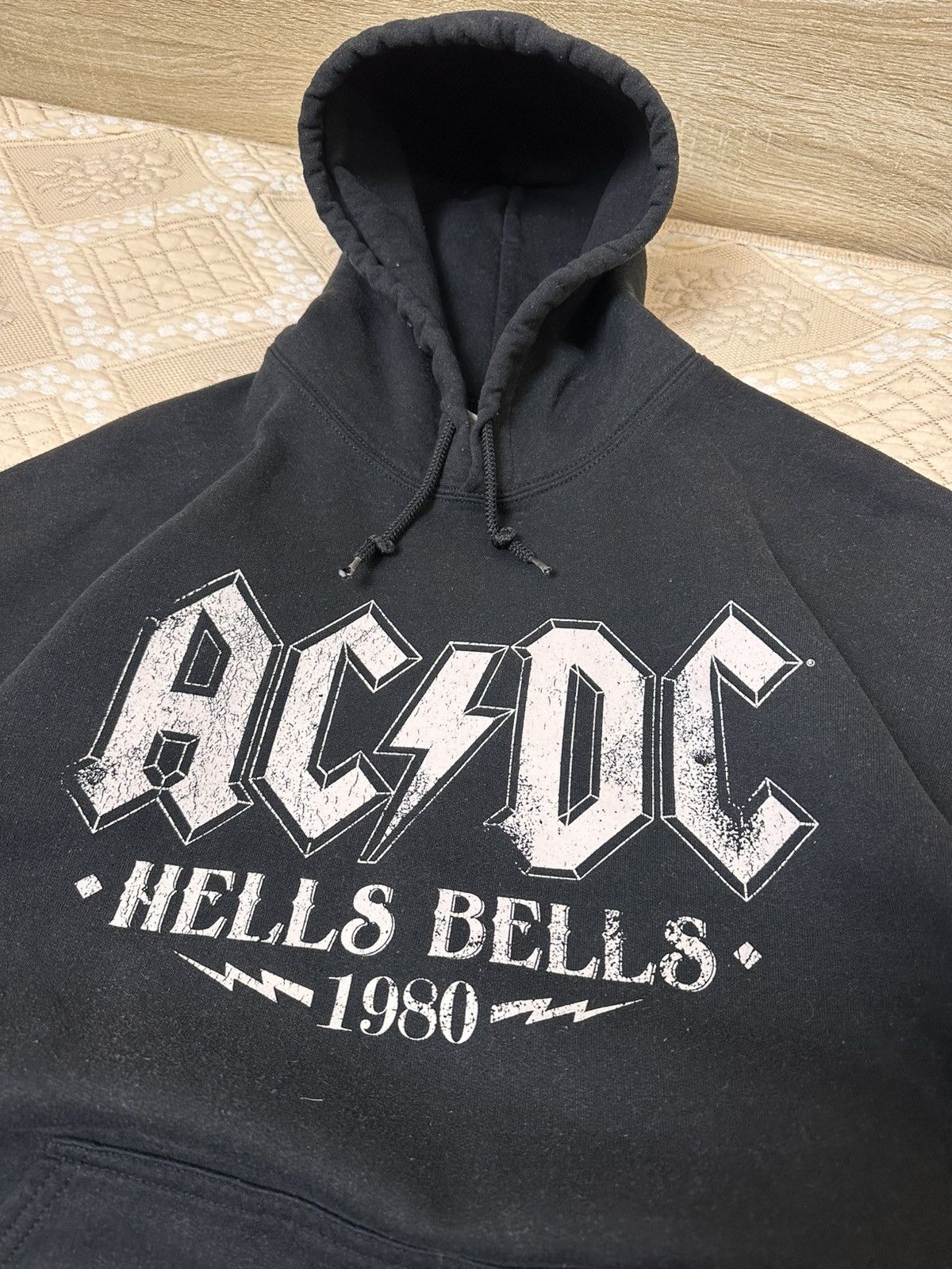 Band Tees 🔥 ACDC Hells Bells Back In Black 1980 Album Rock Band Hoodie Size US L / EU 52-54 / 3 - 4 Thumbnail