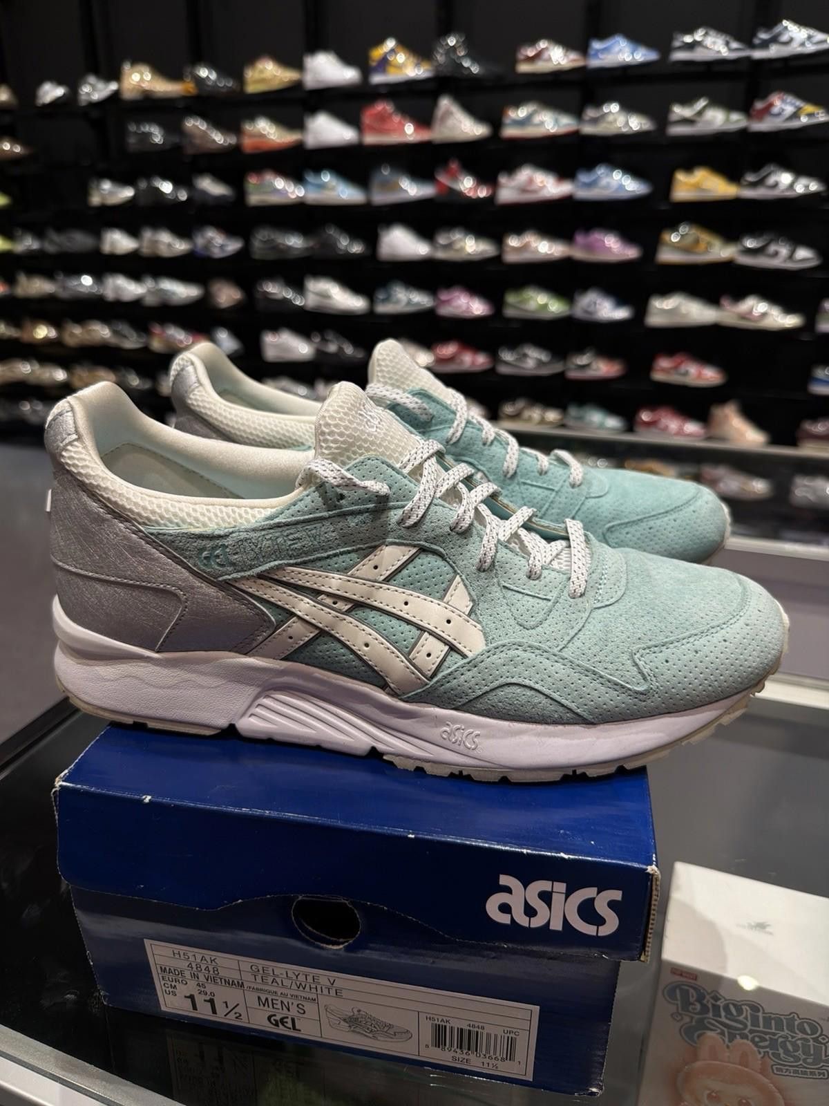 Asics Asics Gel Lyte V Kith Diamond Supply Co Ronnie Fieg 11.5 Size US 11.5 / EU 44-45 - 2 Thumbnail