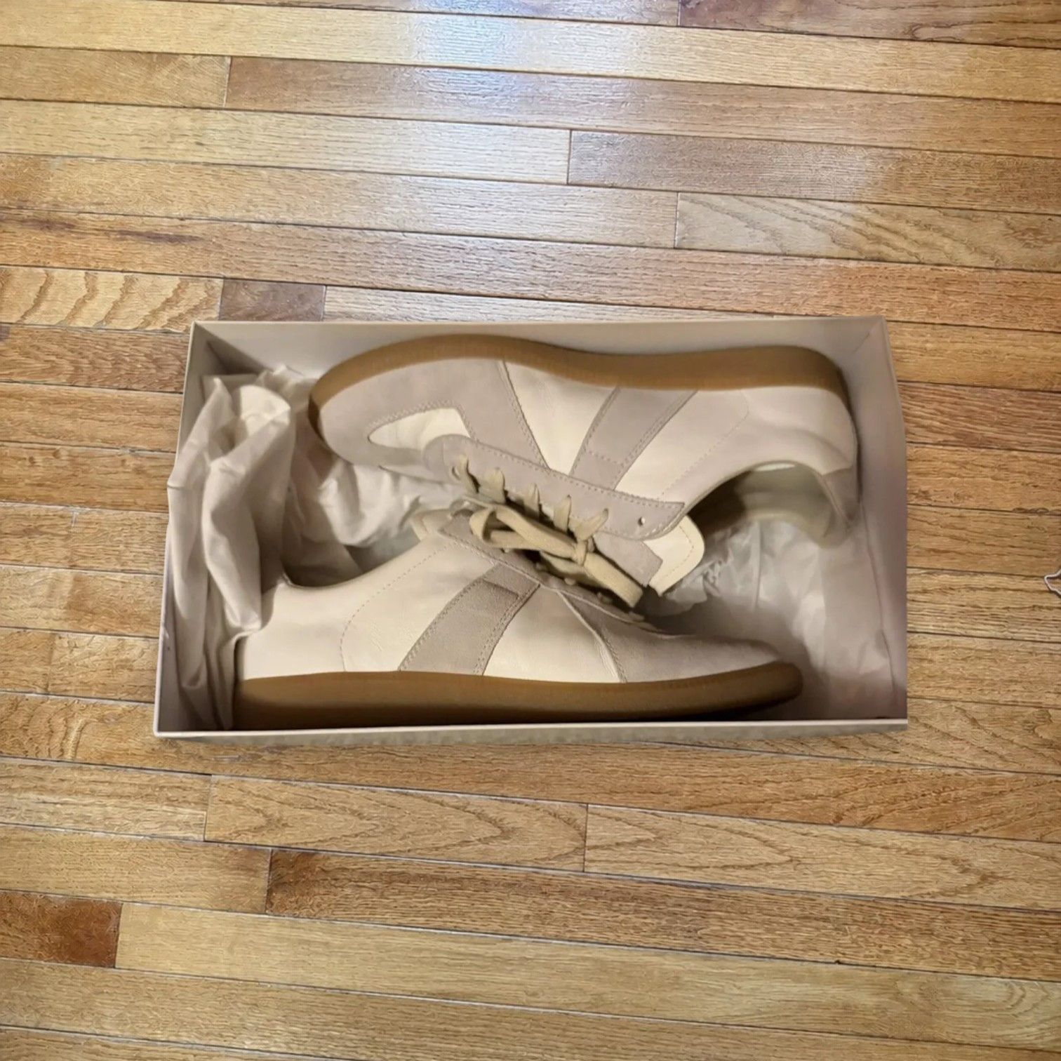 Maison Margiela Maison Margiela Gat White Size US 9 / EU 42 - 2 Thumbnail