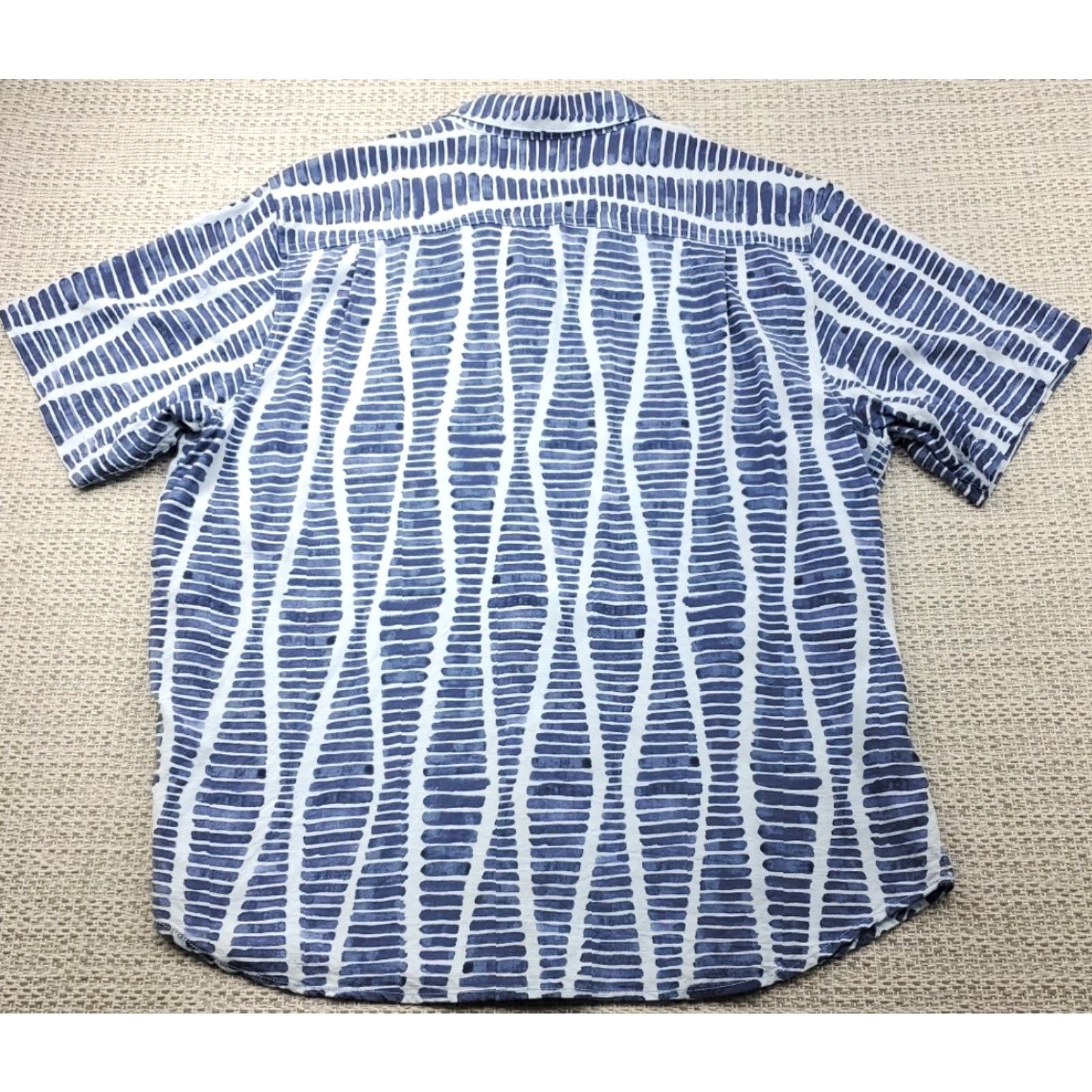 Tommy Bahama Tommy Bahama The Veracruz Cay Hawaiian Shirt Mens L Gray AOP Lenzing Aloha Shirt Size US L / EU 52-54 / 3 - 7 Thumbnail