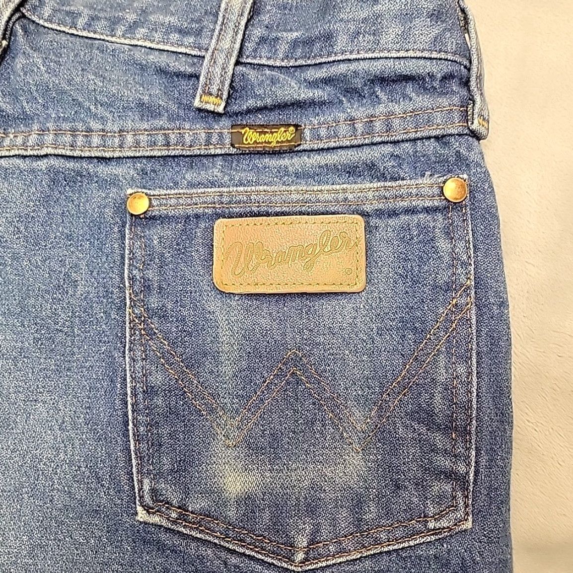 Wrangler Vintage Wrangler Jeans Mens 36x36 Faded Whiskered Denim Cowboy Made in USA Pants Size US 36 / EU 52 - 6 Thumbnail