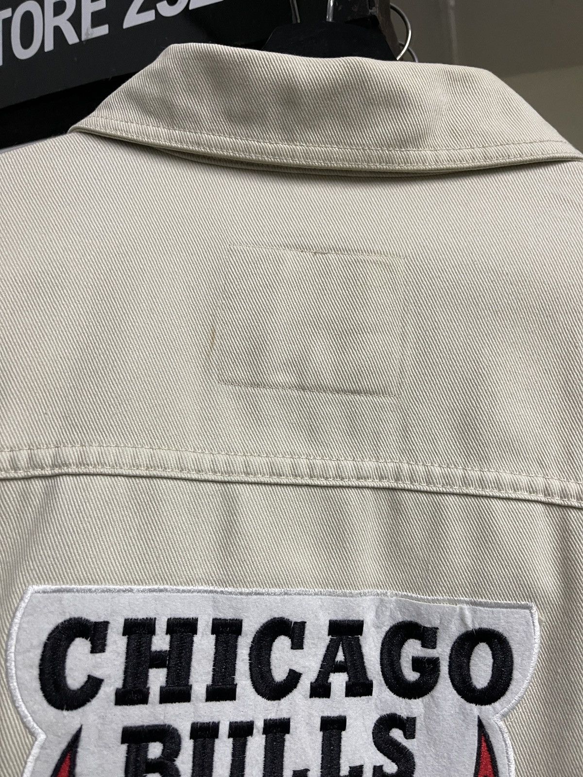 John Baner John Baner X Chicago Bulls Trucker Denim Jacket Streetwear Size US XL / EU 56 / 4 - 6 Thumbnail