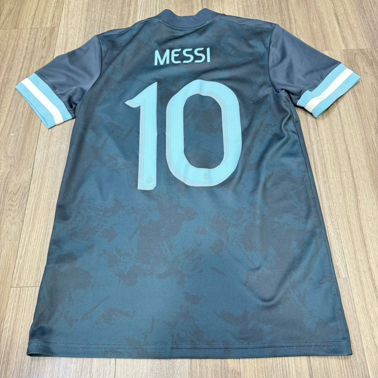 Adidas Argentina 19/20 away shirt #10 Messi Size US S / EU 44-46 / 1 - 2 Thumbnail