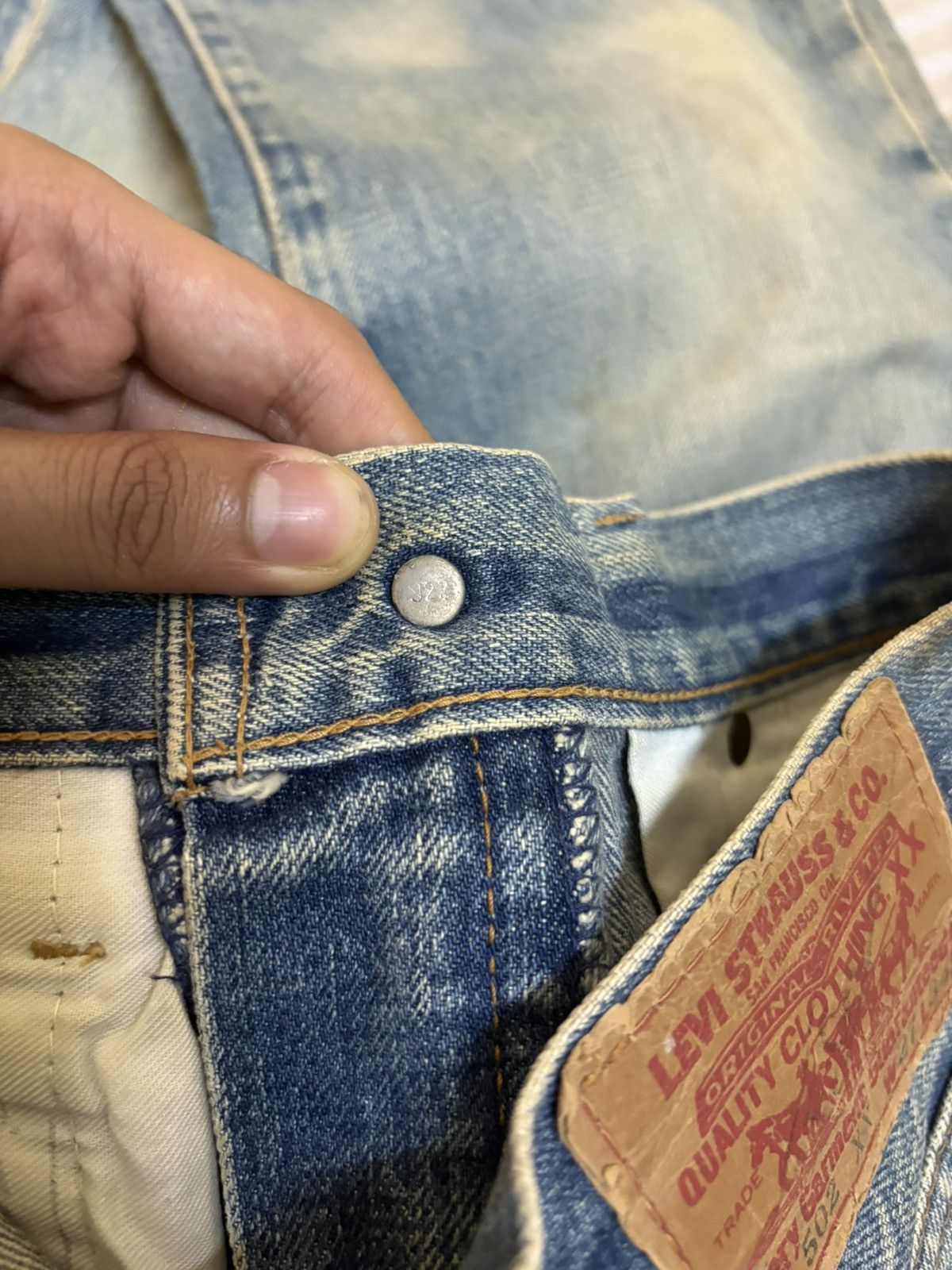 Levi's Vintage 90s Levis 502 XX J22 W27 L34 Selvedge Jeans Size US 27 - 16 Thumbnail