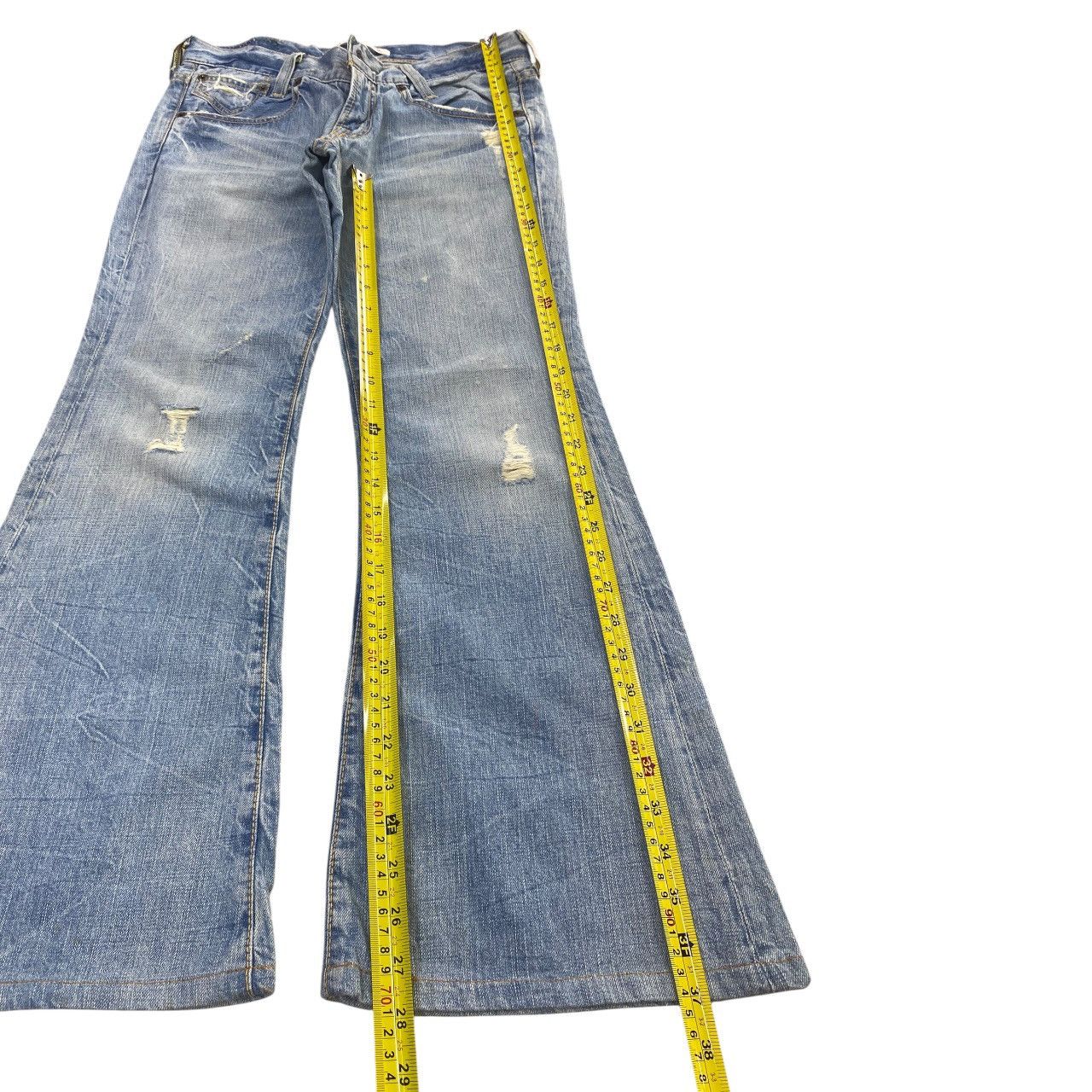 Levi's Vintage Levi’s Thunder Light Wash Style Flare Jeans Size US 30 / EU 46 - 7 Thumbnail